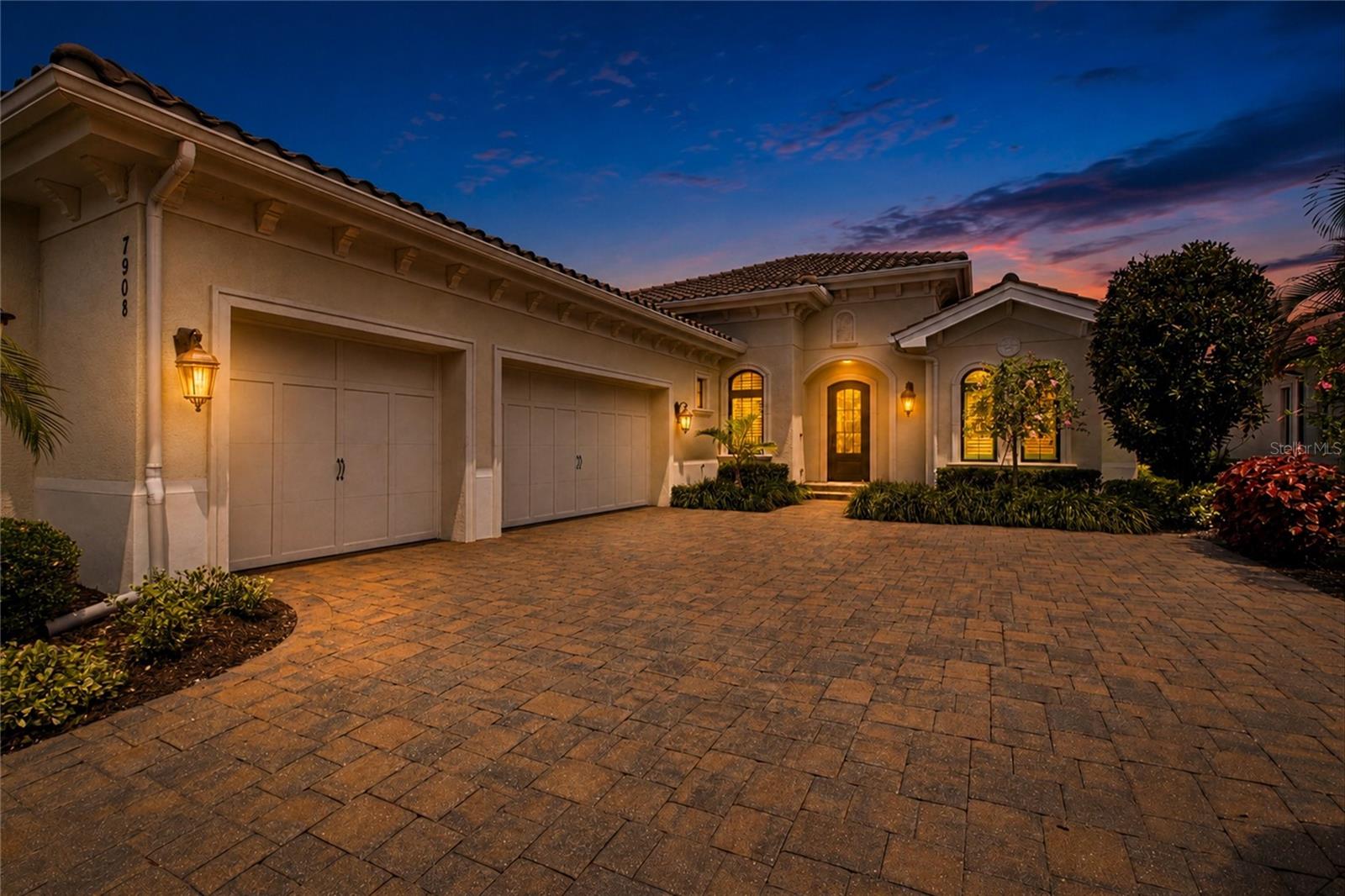 7908 Matera Ct, Bradenton, FL 34202 photo
