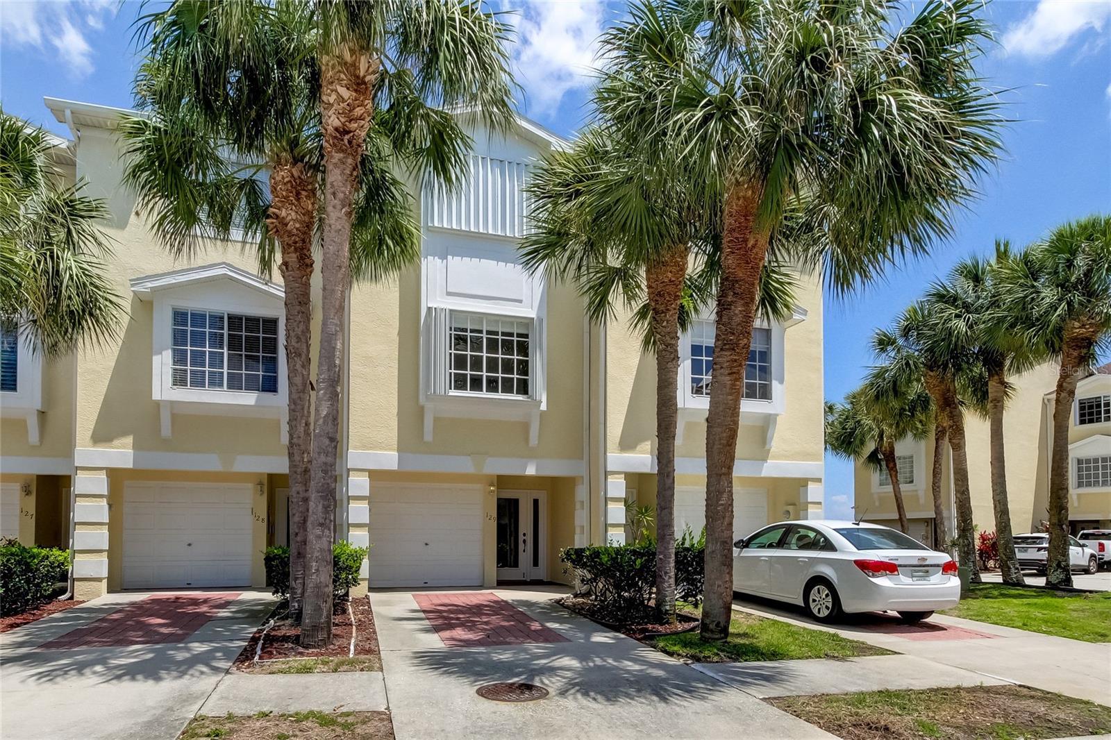 129 Brent Cir, Oldsmar, FL 34677