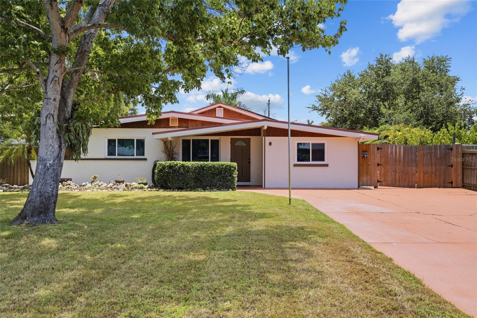 311 62 St, Bradenton, FL 34209 photo