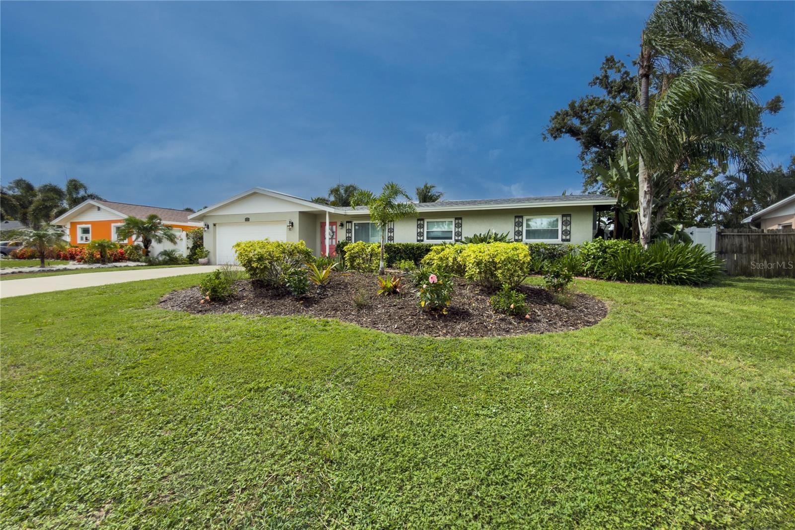 3326 Bougainvillea St, Sarasota, FL 34239 photo