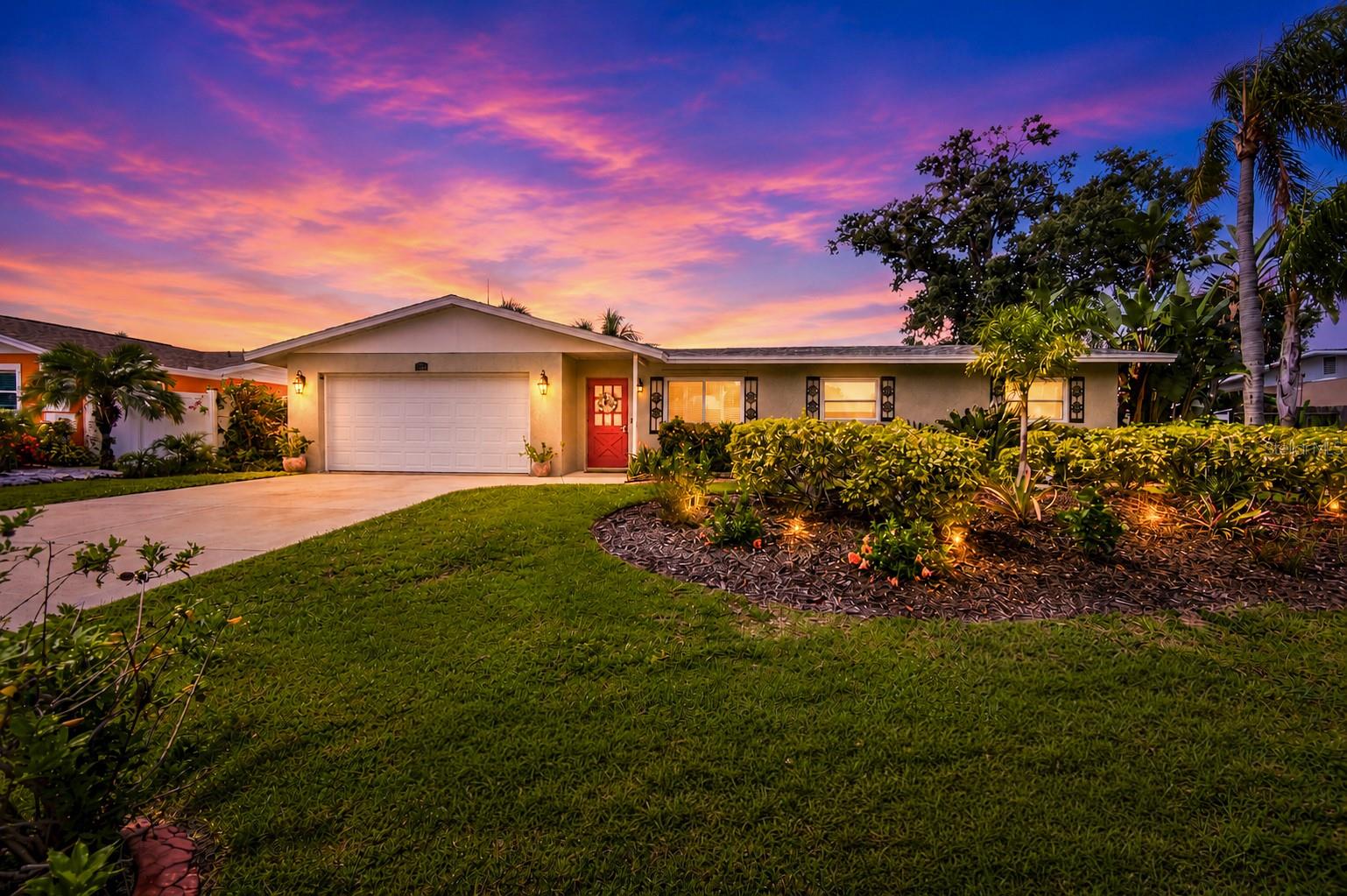 3326 Bougainvillea St, Sarasota, FL 34239 photo
