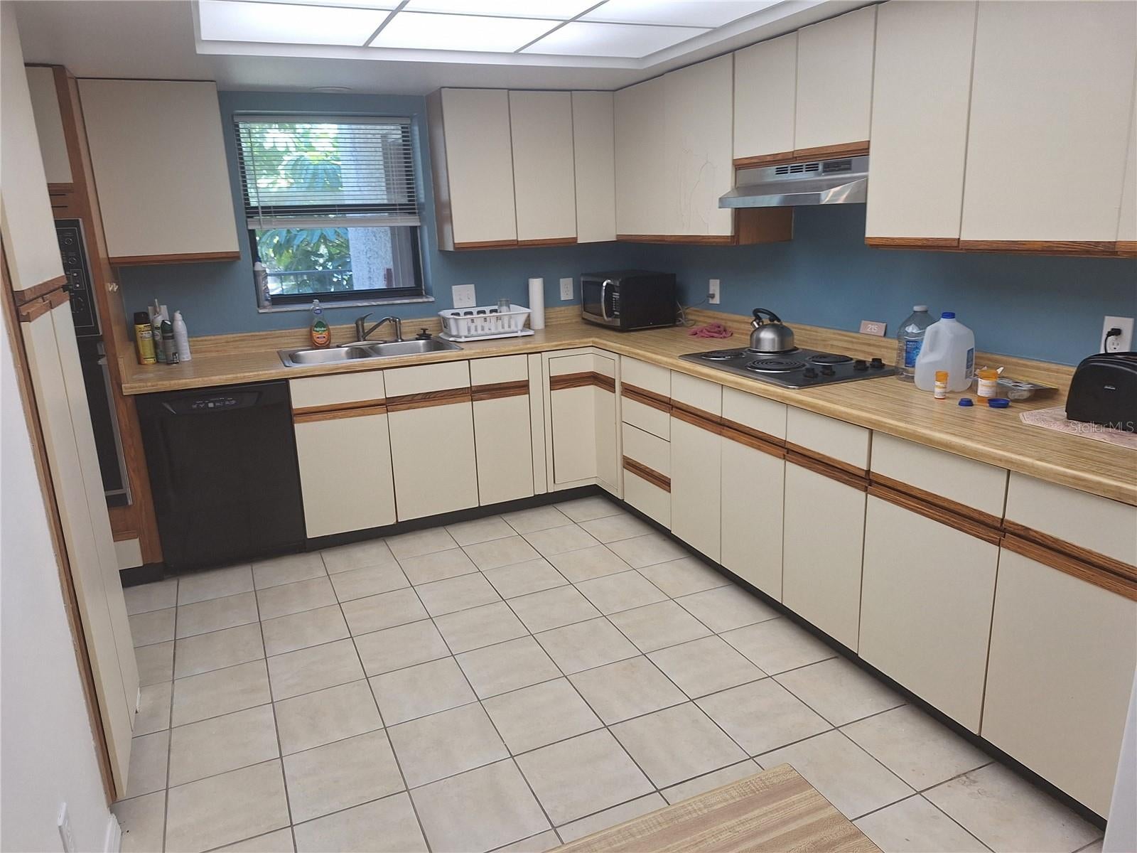 504 S Florida Ave #215, Tarpon Springs, FL 34689 photo