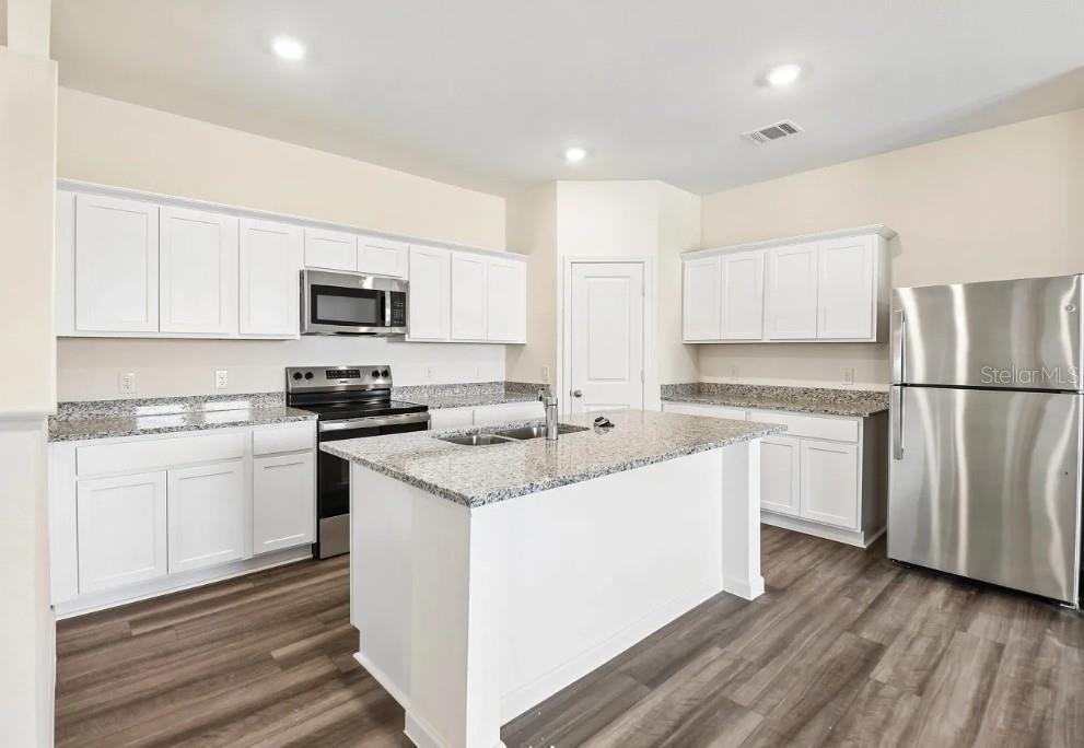 11231 Arnold Loop, San Antonio, FL 33576 photo