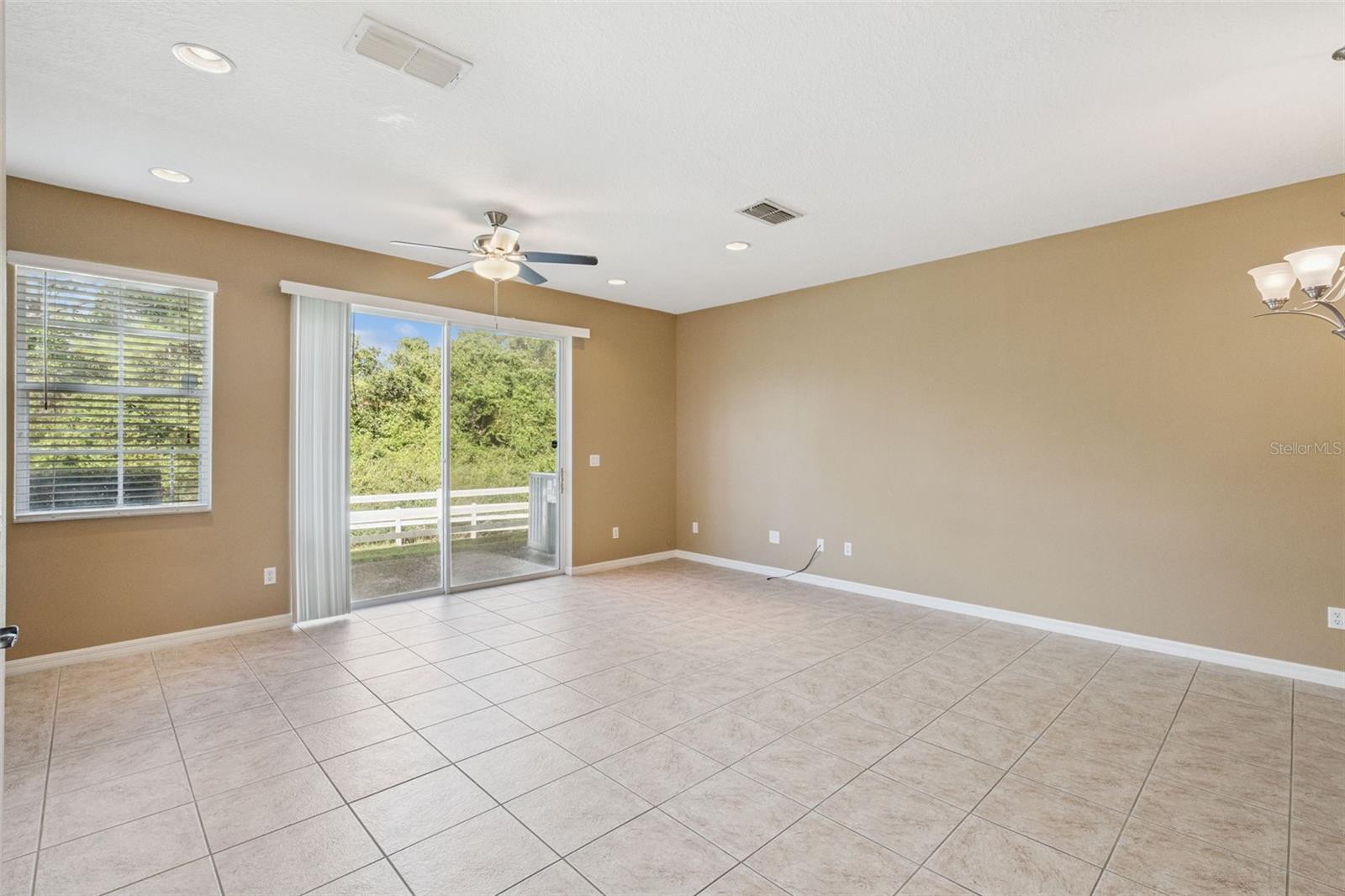 10376 Fallsgrove St, Orlando, FL 32836 photo