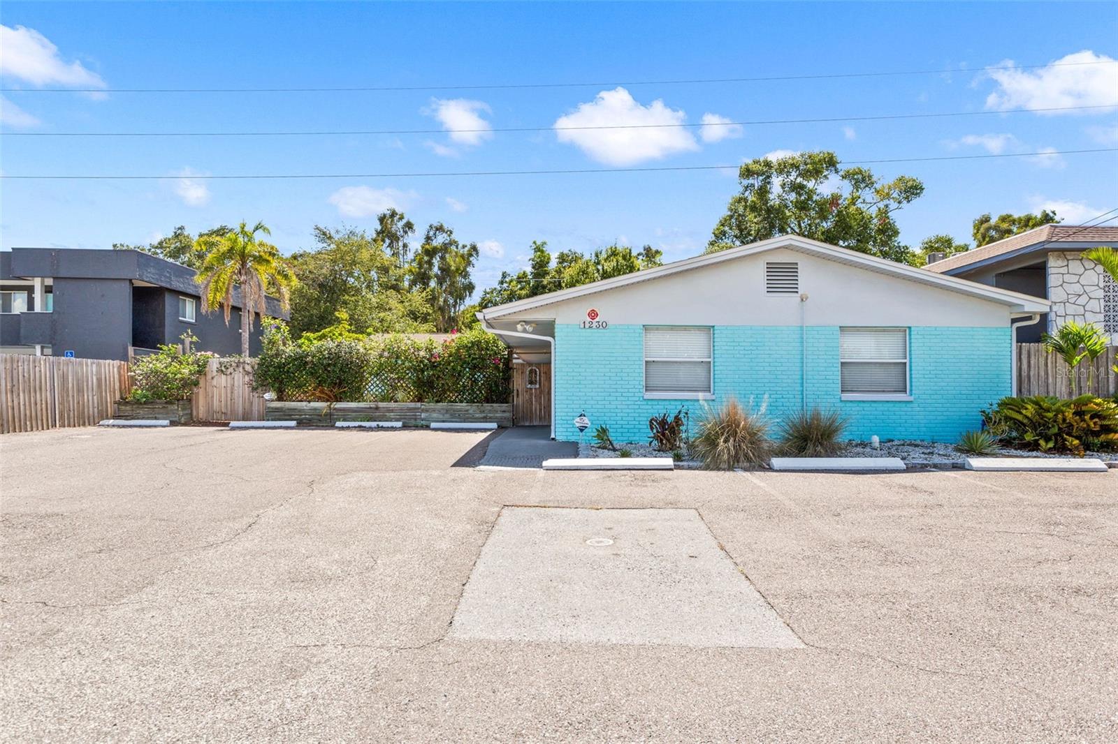 1230 70 St, Saint Petersburg, FL 33710
