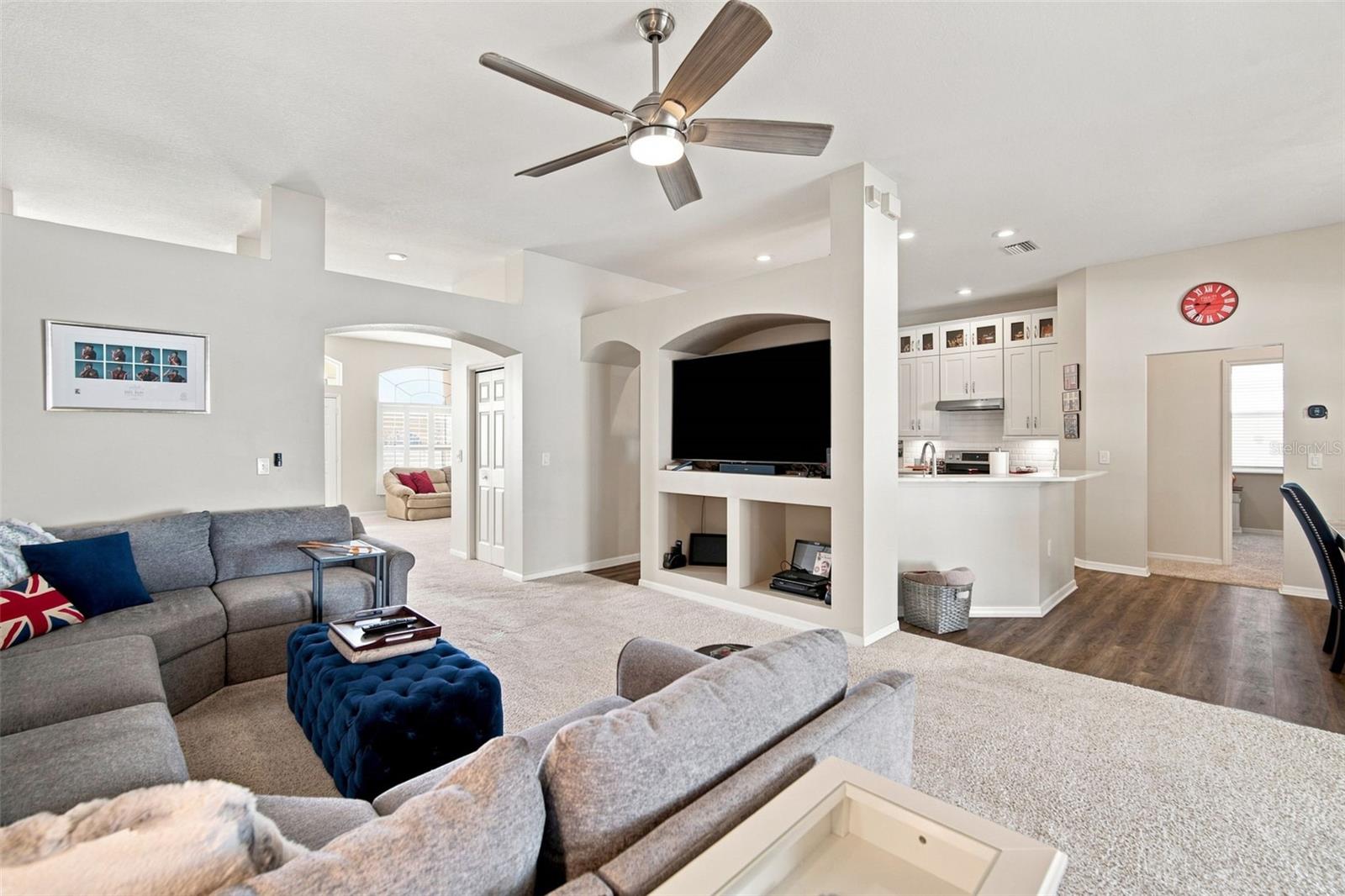 2020 Alafia Oaks Dr, Valrico, FL 33596 photo