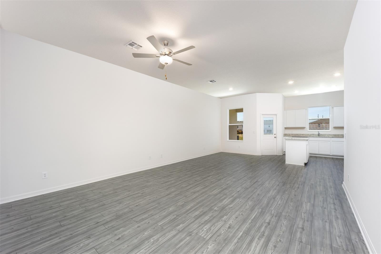 703 Poppy Ln, Dundee, FL 33838 photo