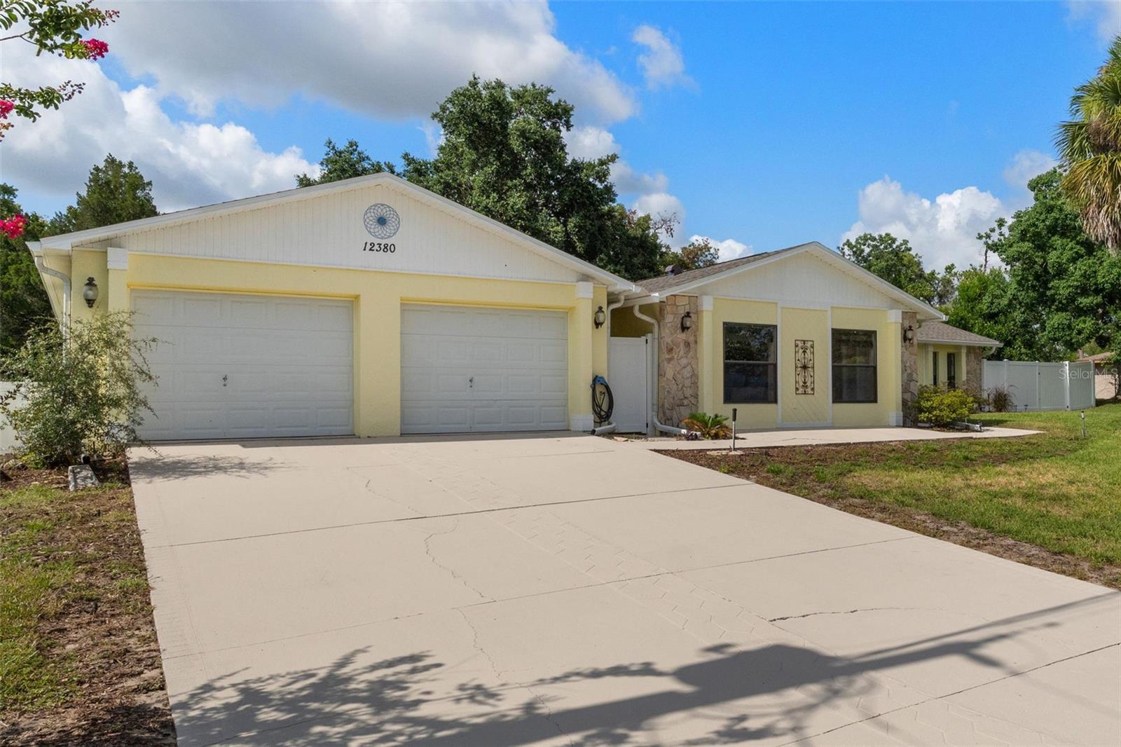 12380 Trout Cir, Spring Hill, FL 34609 photo