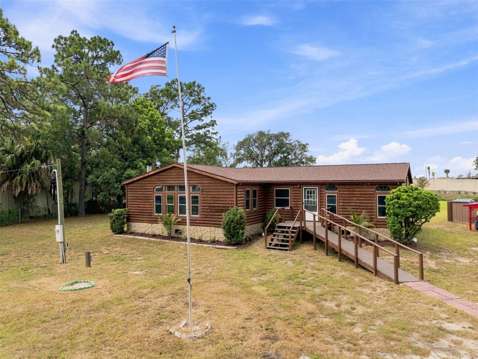 16303 Tomahawk St, Hudson, FL 34667 photo