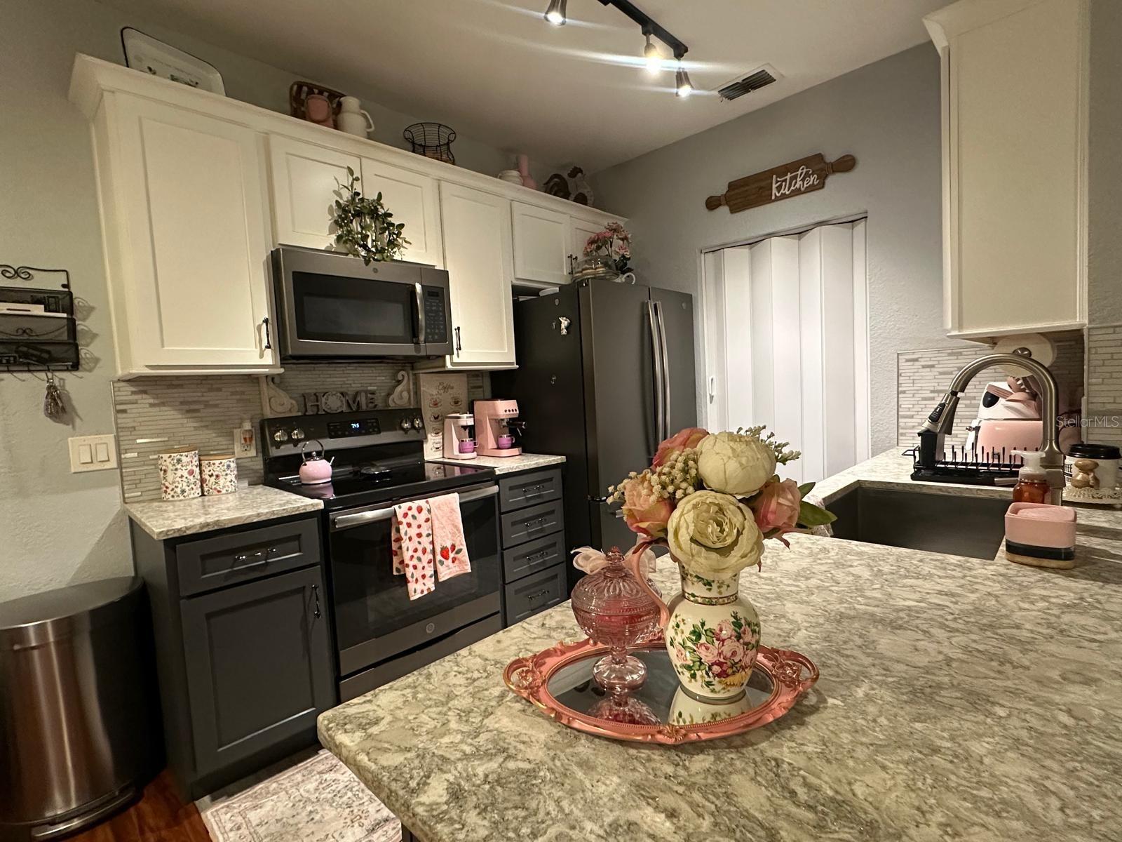 875 Grand Regency Pt, Altamonte Springs, FL 32714