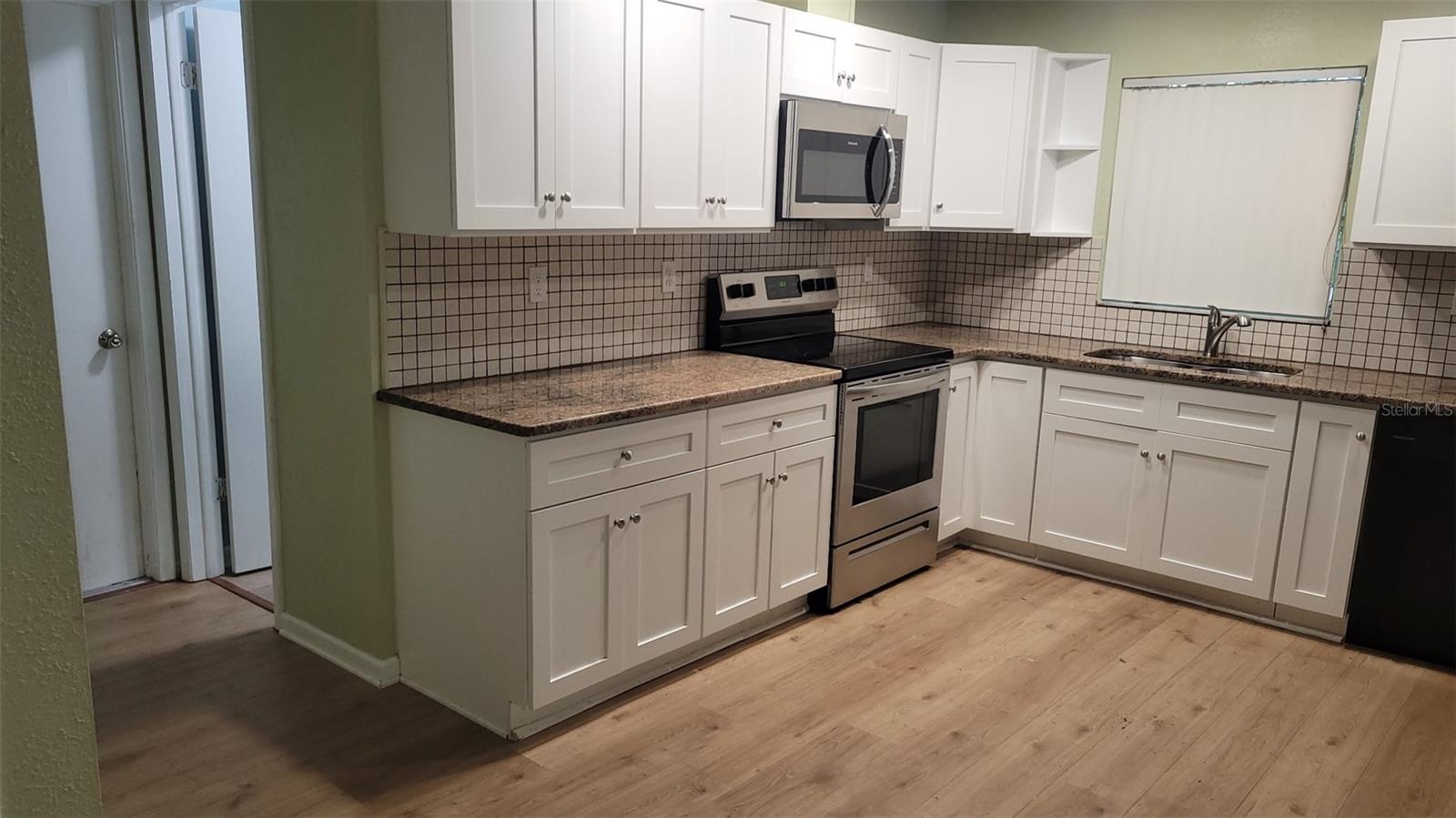 9080 Geneva St, Spring Hill, FL 34608 photo