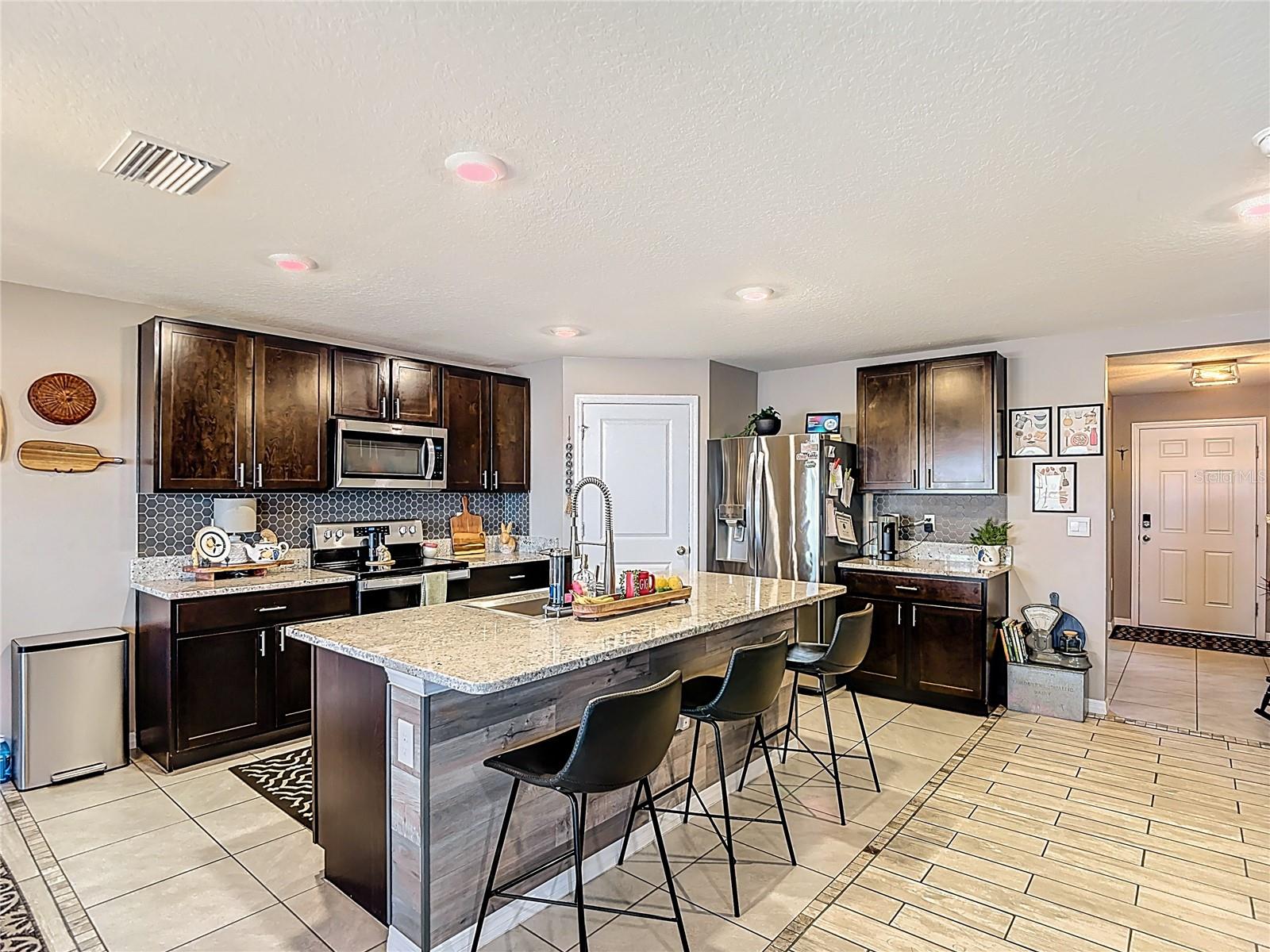 38287 Sonnet Landing Ave, Zephyrhills, FL 33540 photo