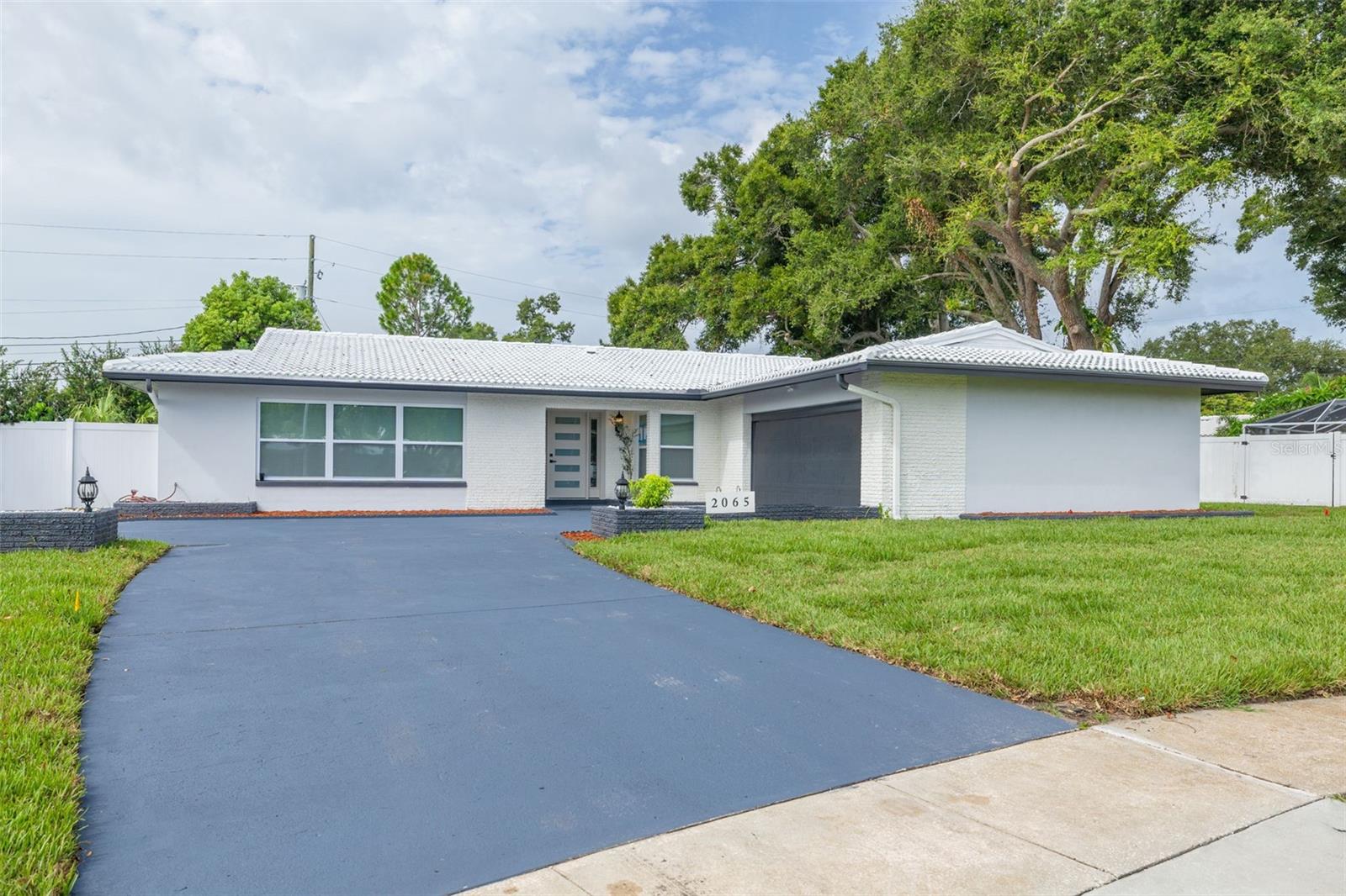 2065 Envoy Ct, Clearwater, FL 33764