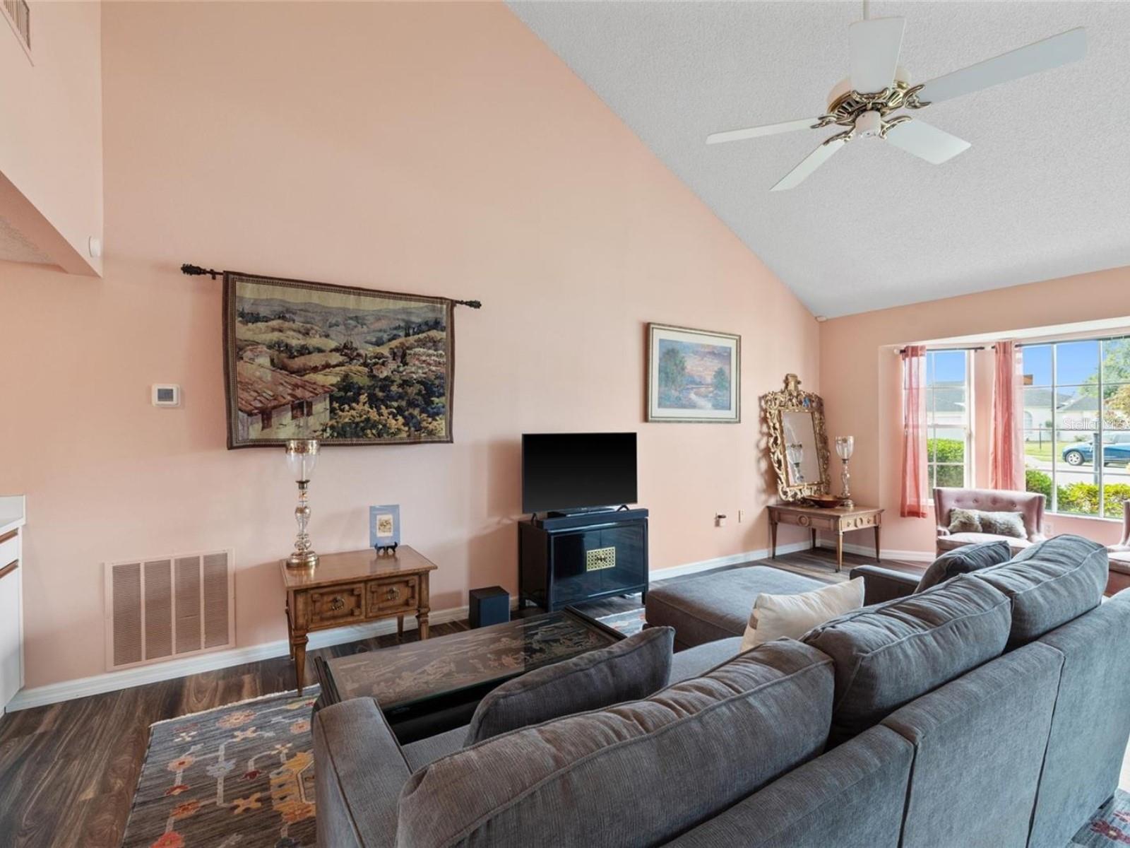 3910 77 Pl, Sarasota, FL 34243 photo