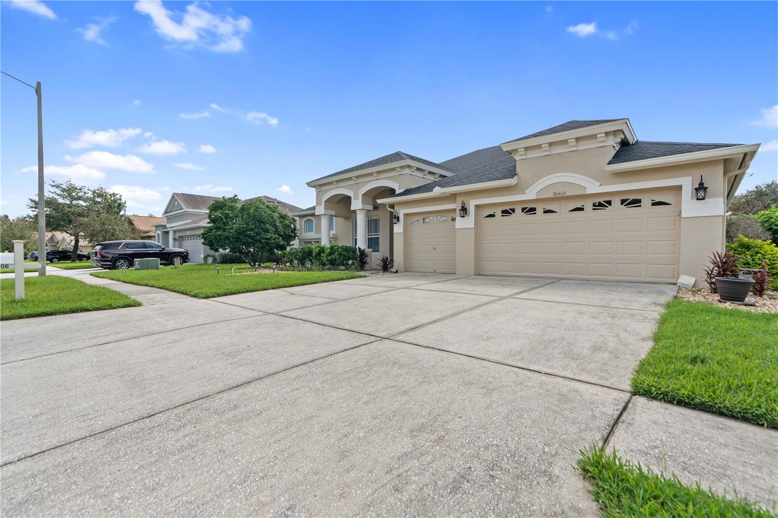30406 Colehaven Ct, Wesley Chapel, FL 33543 photo