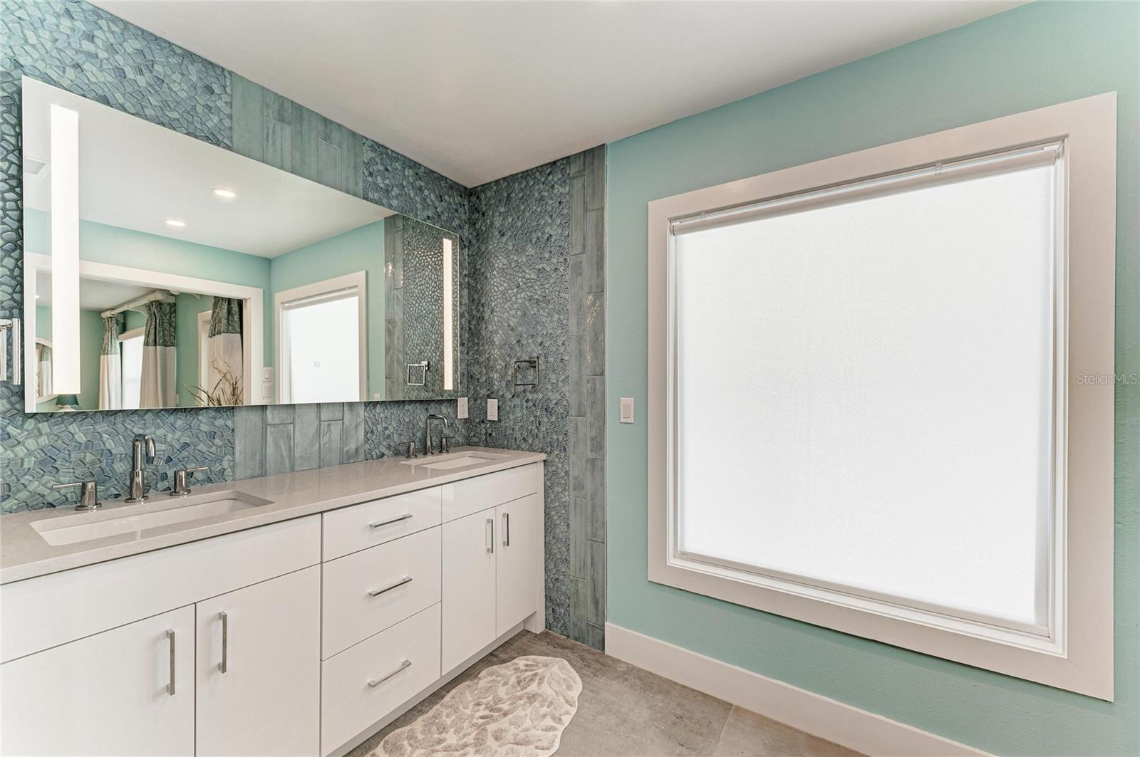 580 Linley St, Longboat Key, FL 34228 photo