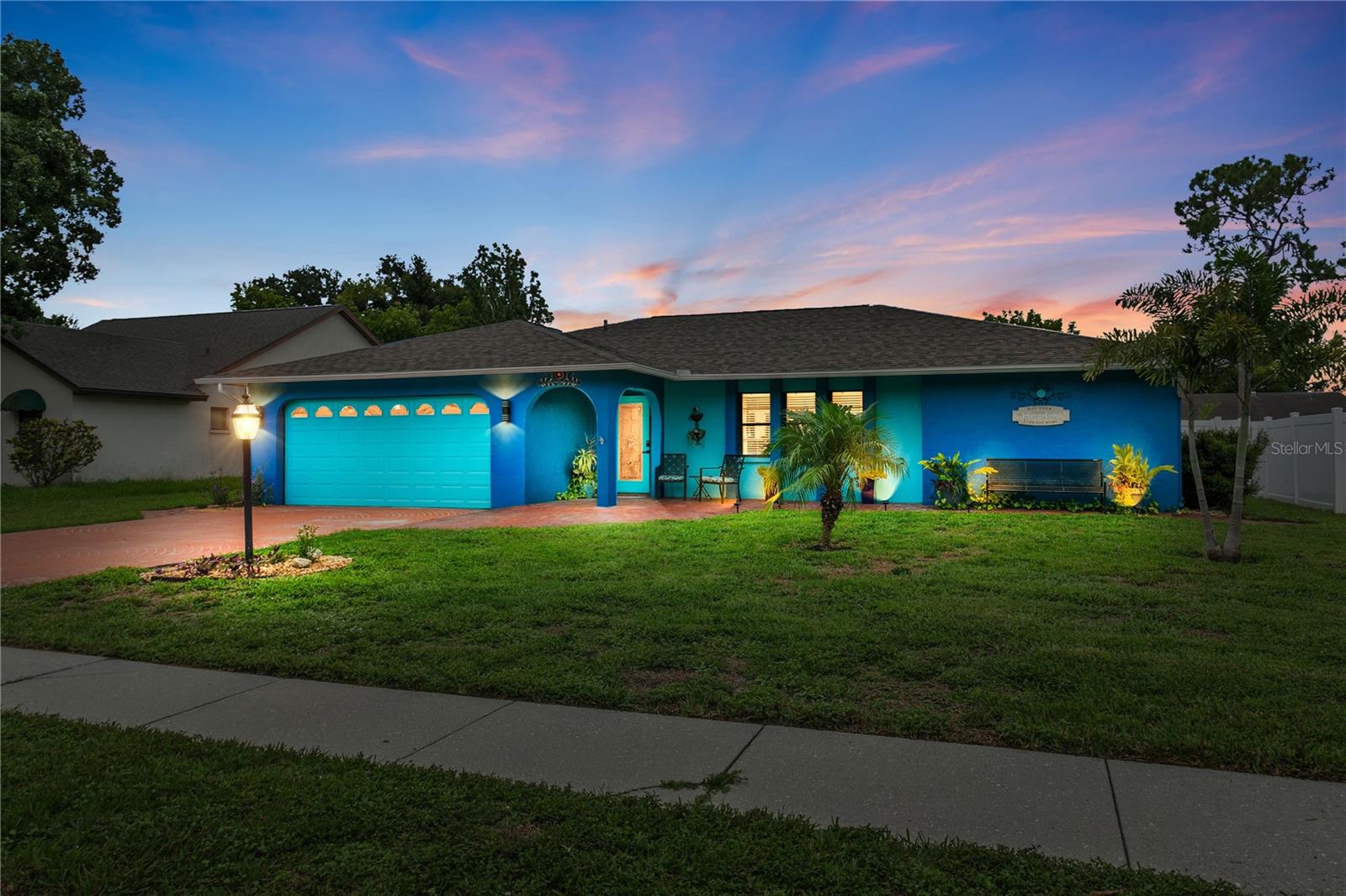 914 Plum Tree Ln, Sarasota, FL 34243