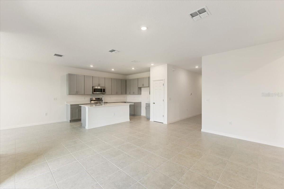 789 Lemon Ave, Fruitland Park, FL 34731 photo