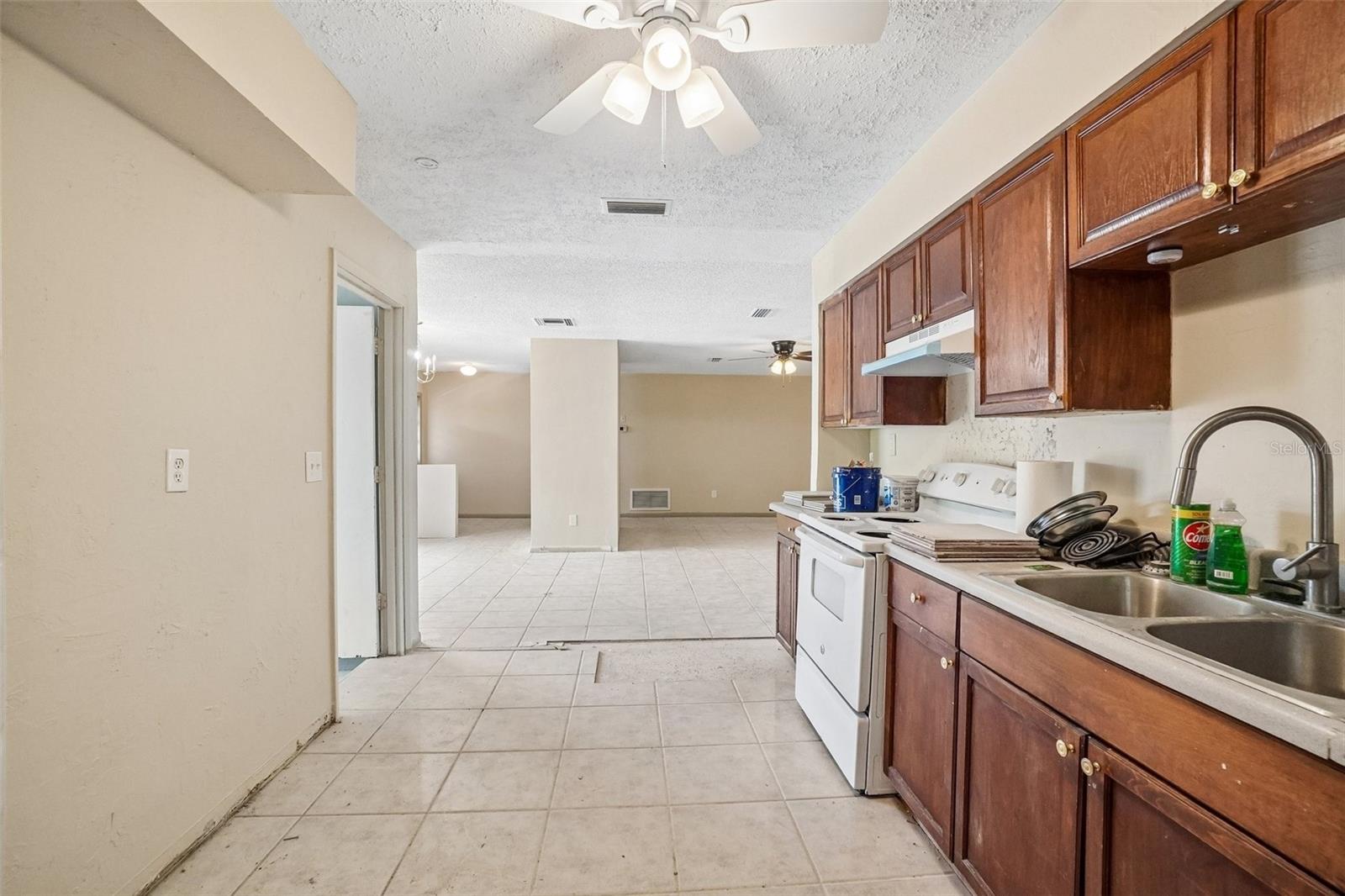 1090 Edgehill Ave, Spring Hill, FL 34606 photo