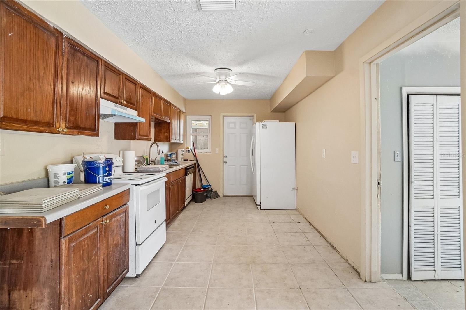 1090 Edgehill Ave, Spring Hill, FL 34606 photo