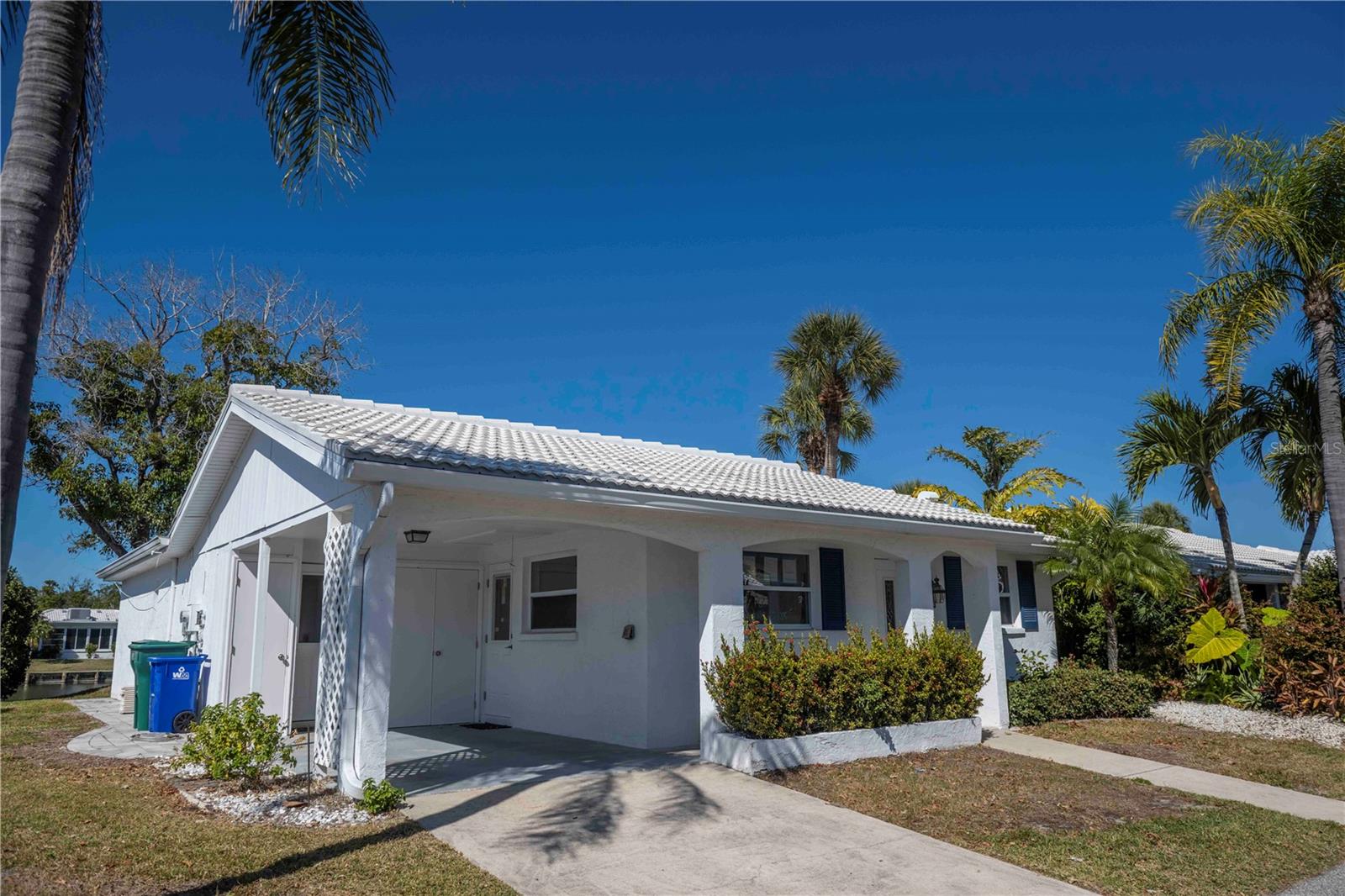 563 Spanish Dr, Longboat Key, FL 34228 photo