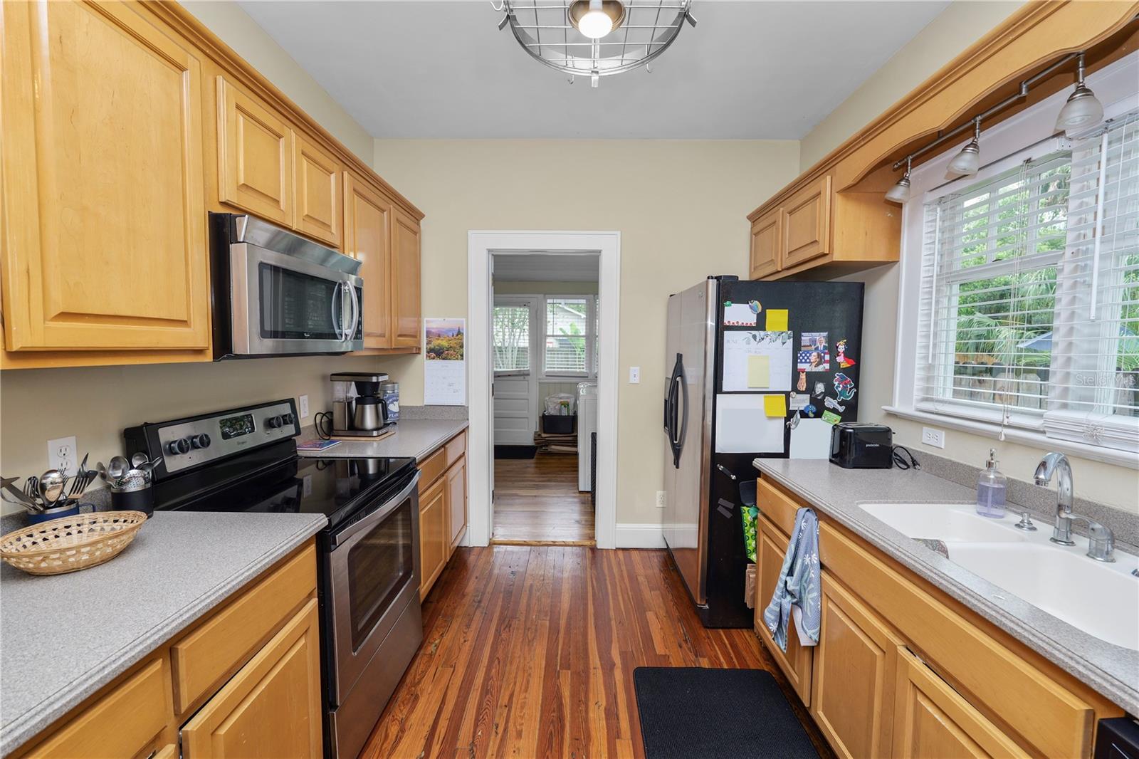 Single Family Residence in LAKELAND FL 817 COLLEGE AVENUE 15.jpg
