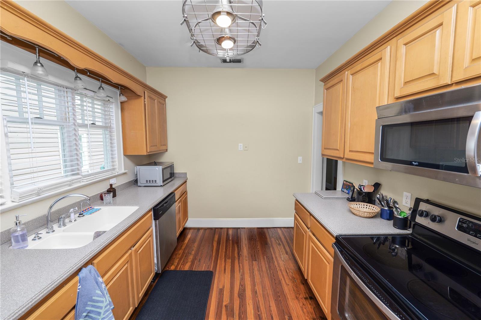 Single Family Residence in LAKELAND FL 817 COLLEGE AVENUE 18.jpg