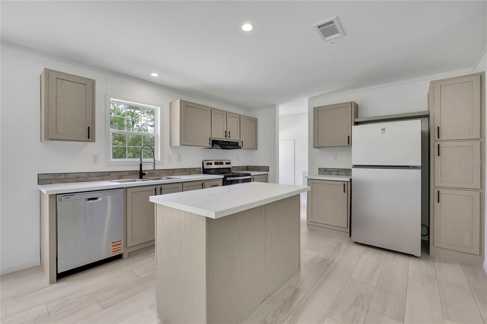 5611 W Rochelle St, Homosassa, FL 34446 photo