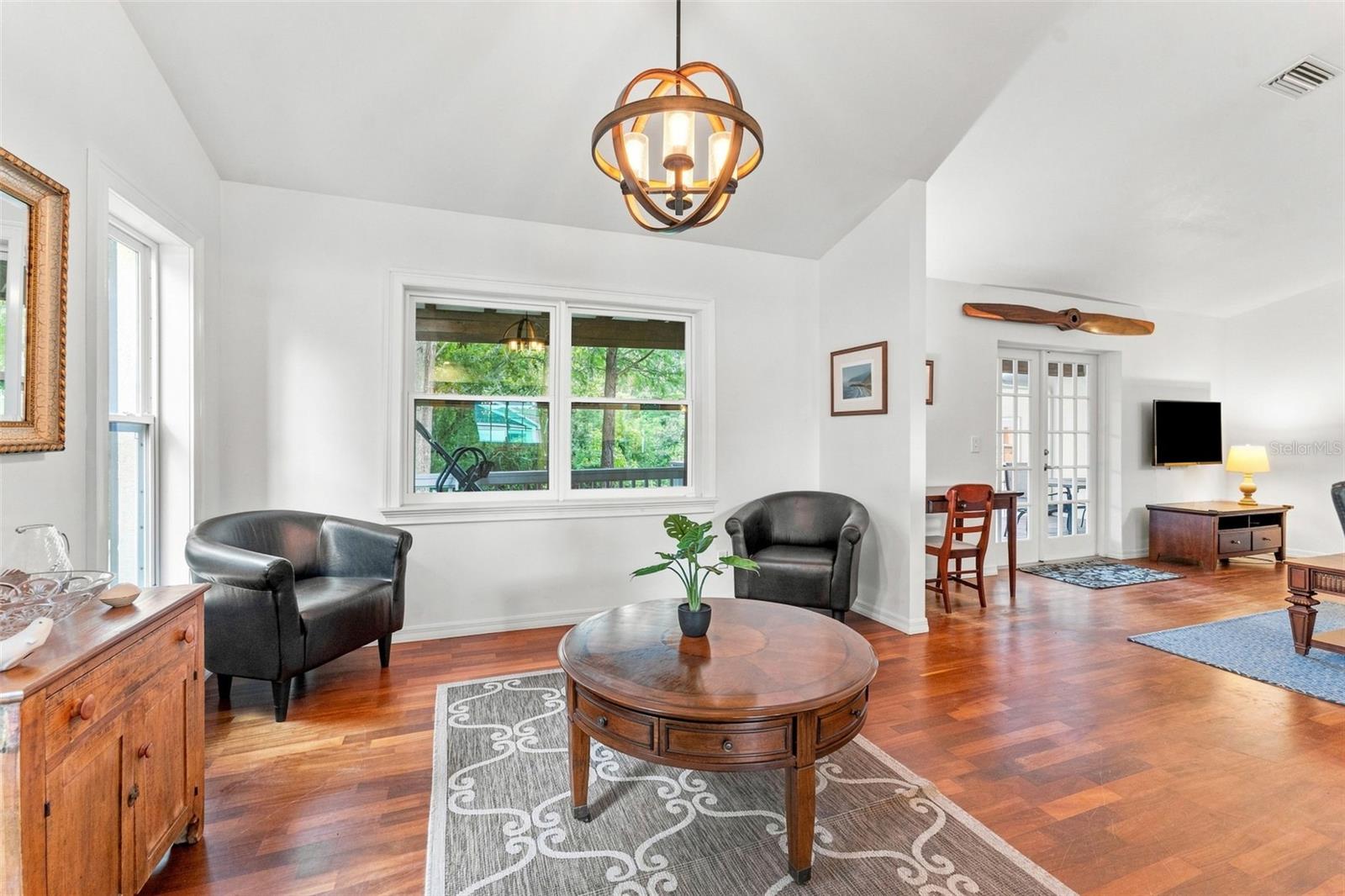 210 Woodland Ct, Safety Harbor, FL 34695 photo