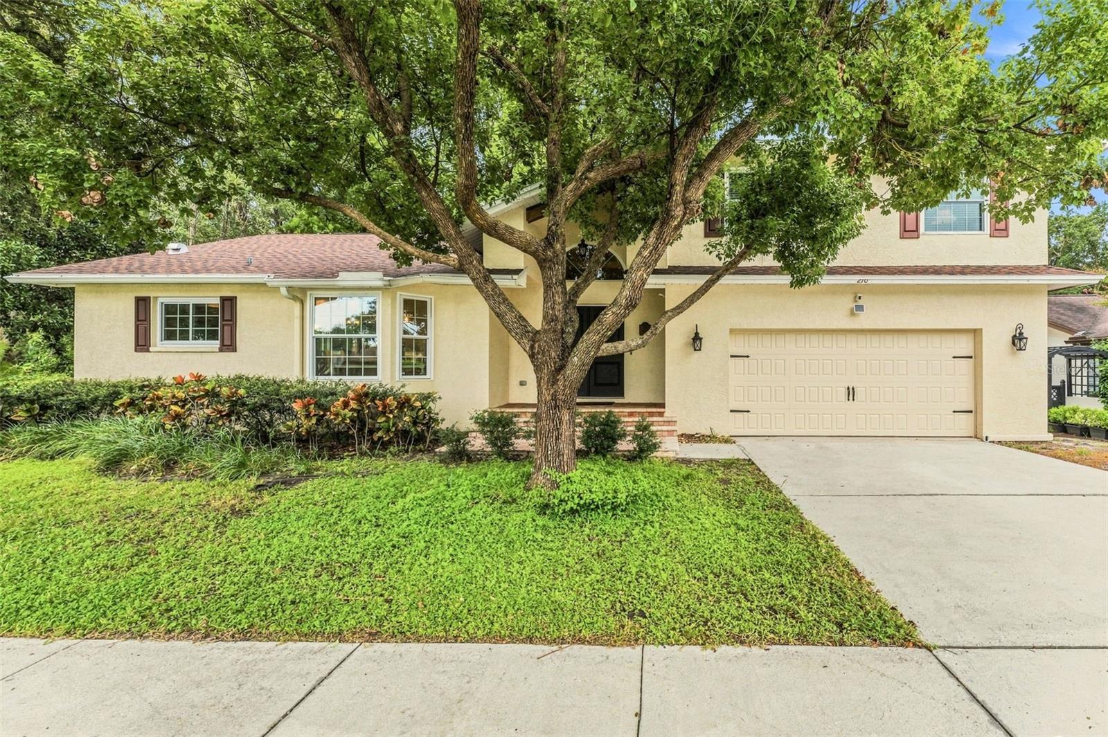 210 Woodland Ct, Safety Harbor, FL 34695 photo