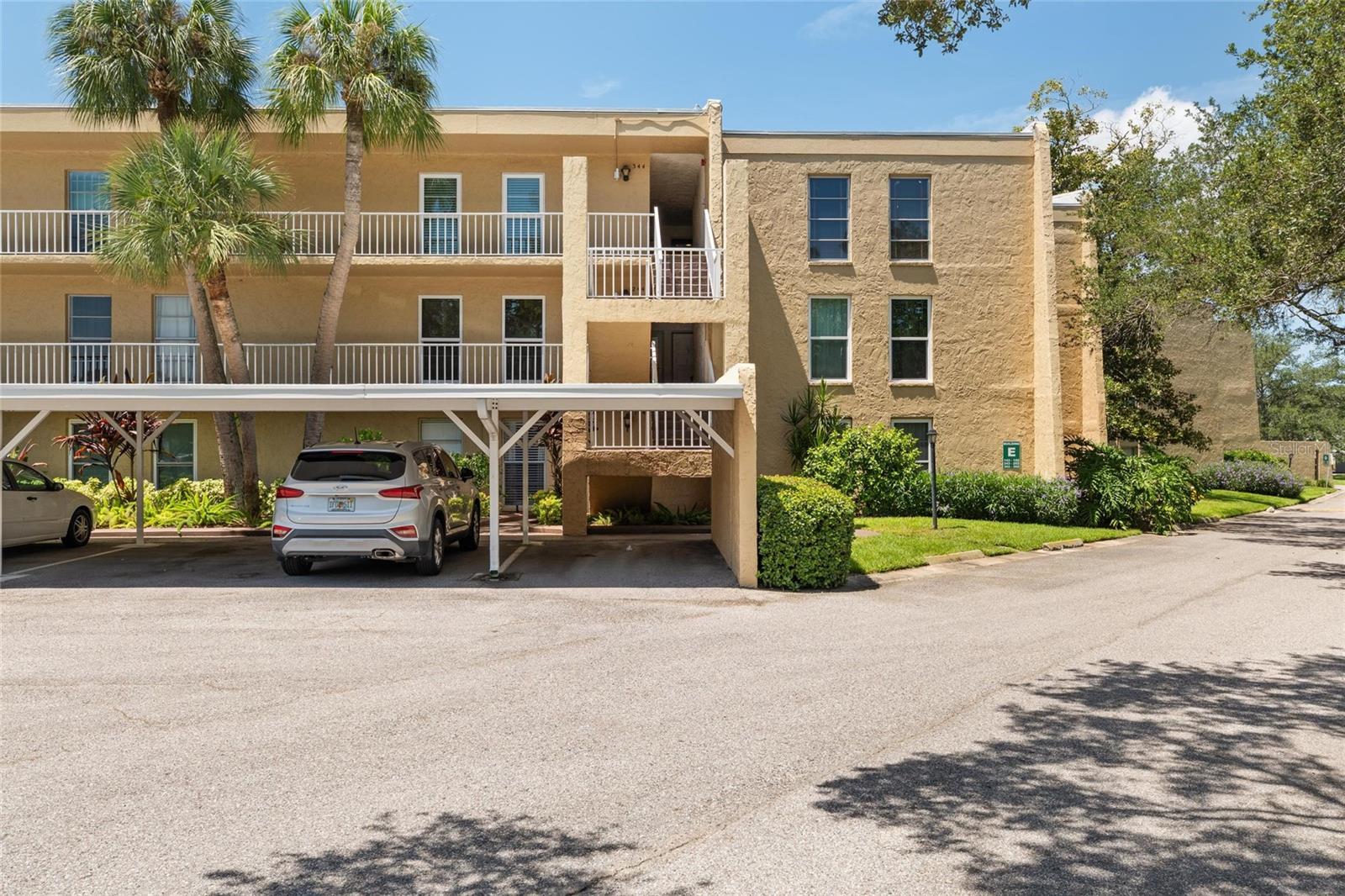 225 Country Club Dr #343, Largo, FL 33771 photo