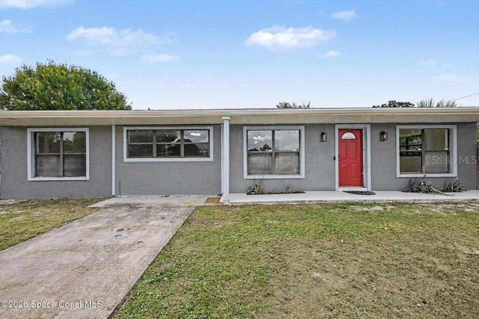 2292 Lakeview Dr, Melbourne, FL 32935