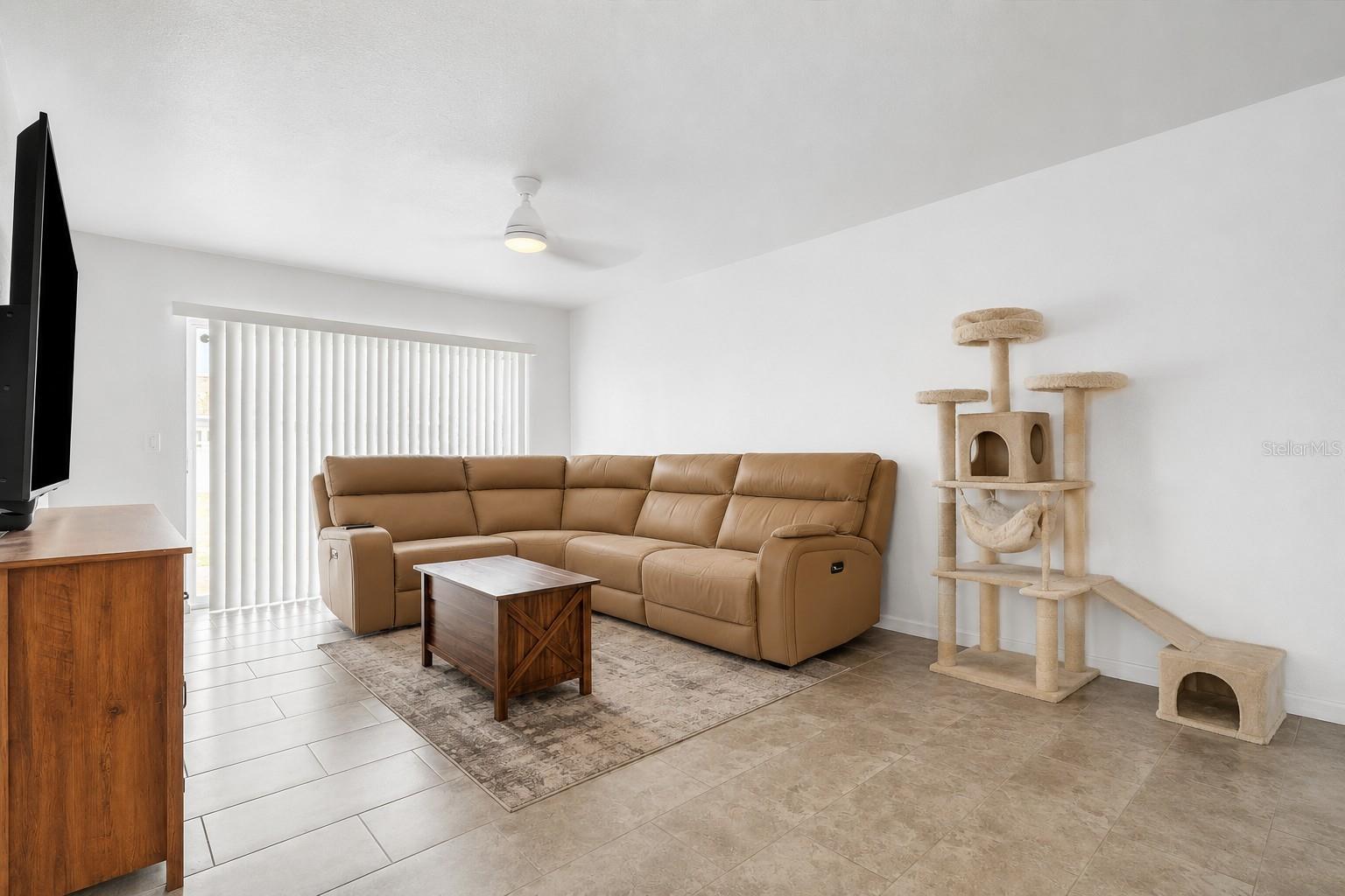 405 407 NE 24 Ave, Cape Coral, FL 33909 photo