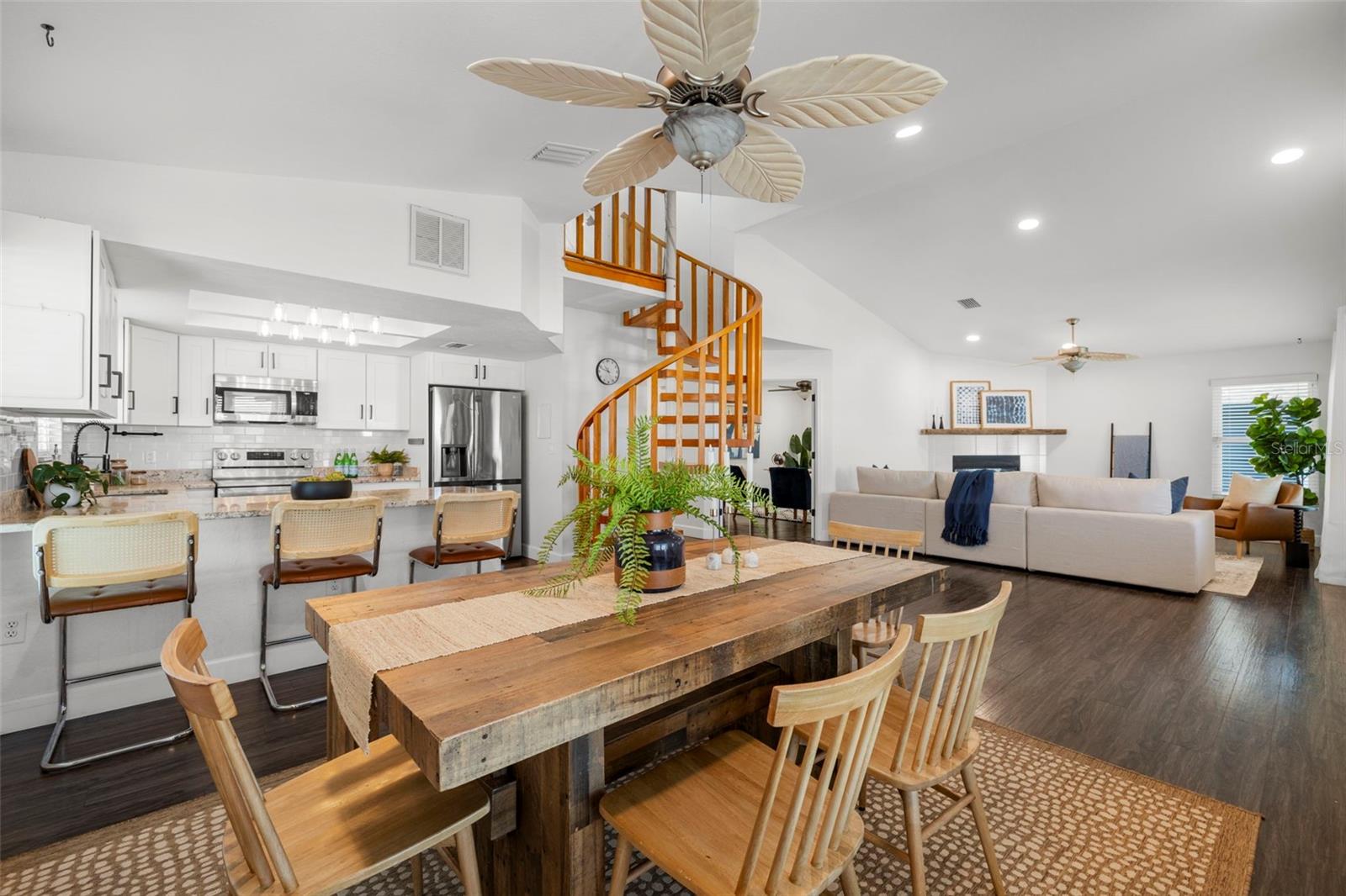 247 126 Ave, Treasure Island, FL 33706 photo