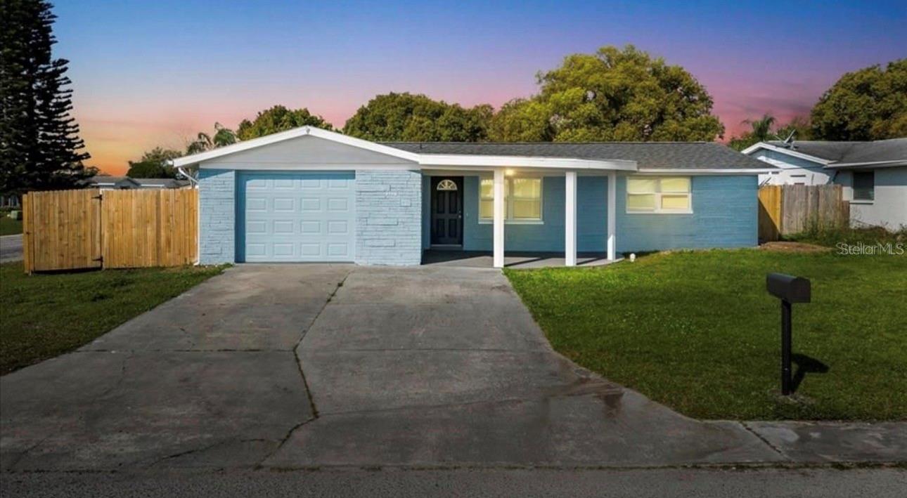 2705 Gardner Pl, Holiday, FL 34691