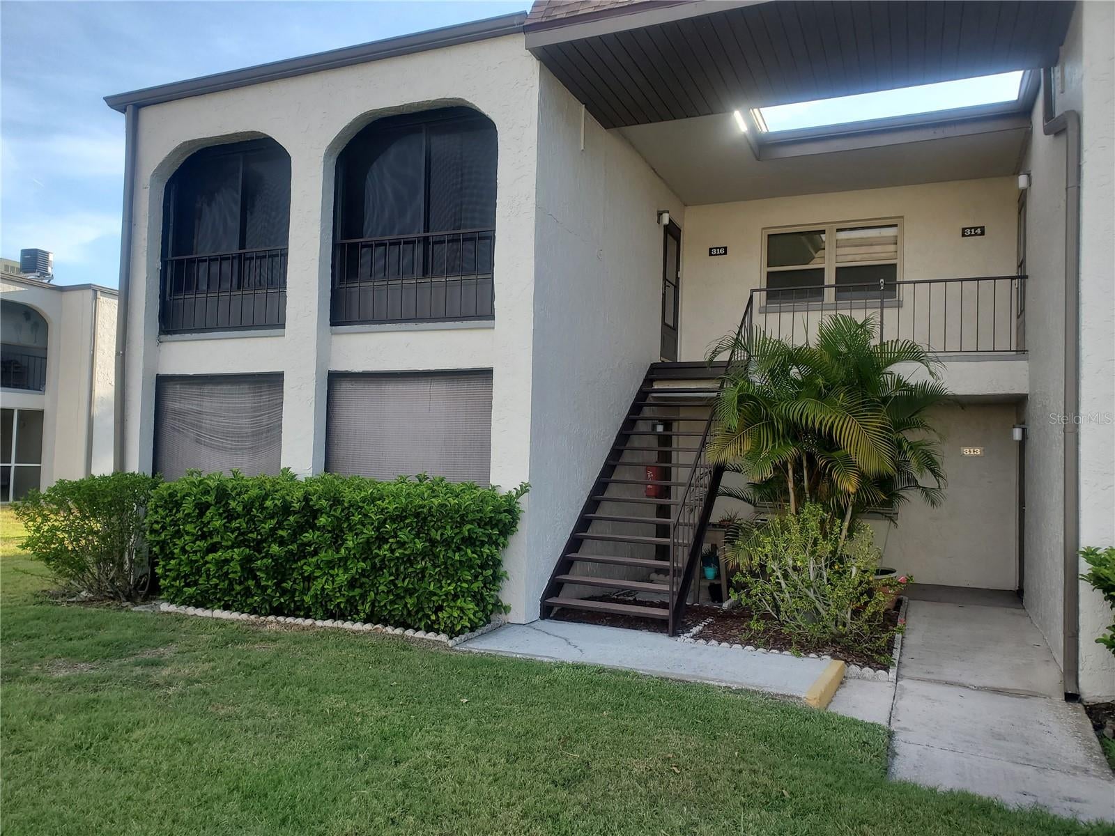 7701 Starkey Rd, Seminole, FL 33777