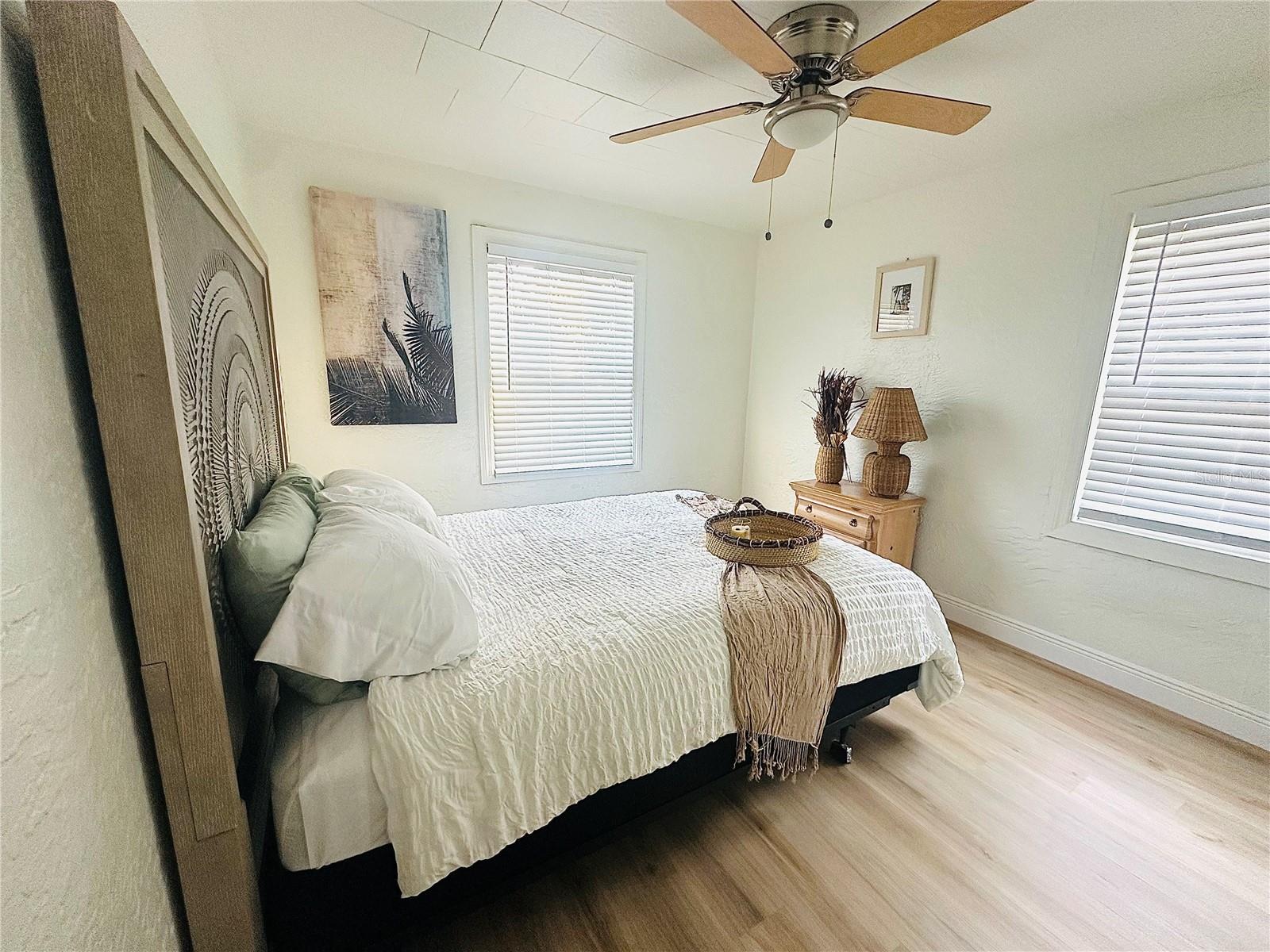 4811 Emerson Ave, Saint Petersburg, FL 33711 photo