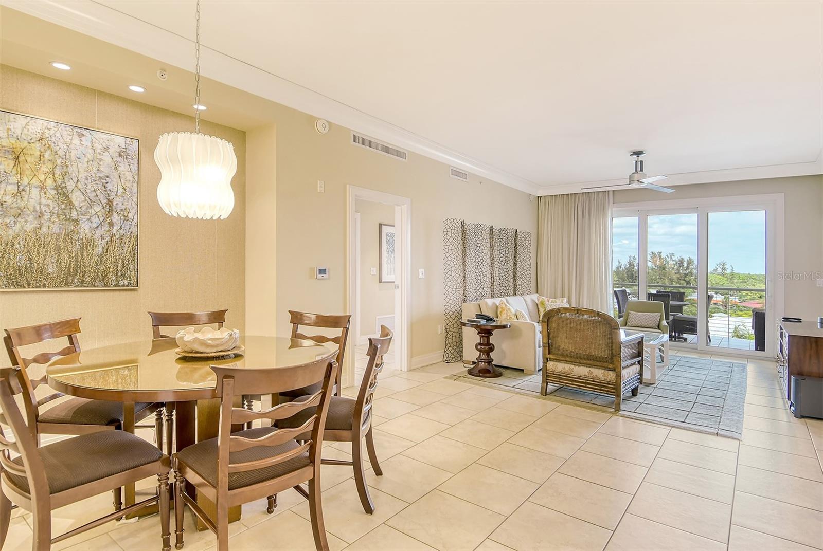 915 Seaside Dr #402 WEEKS 10 13, Sarasota, FL 34242 photo