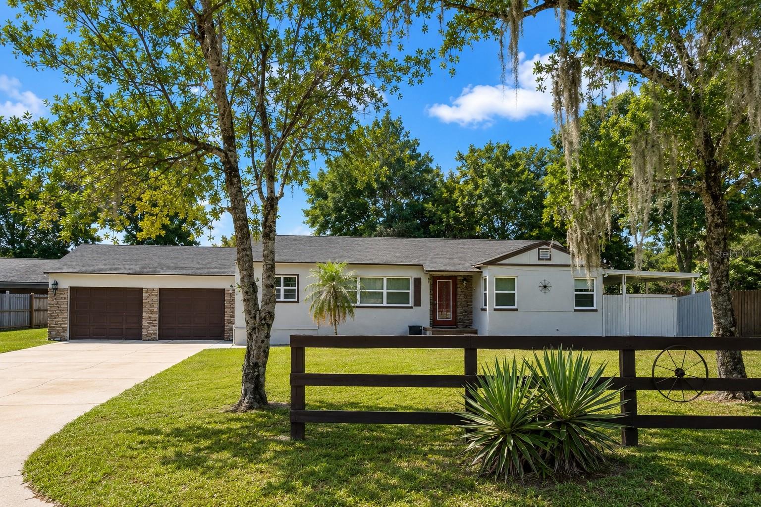 2400 Laurel Ave, Sanford, FL 32771