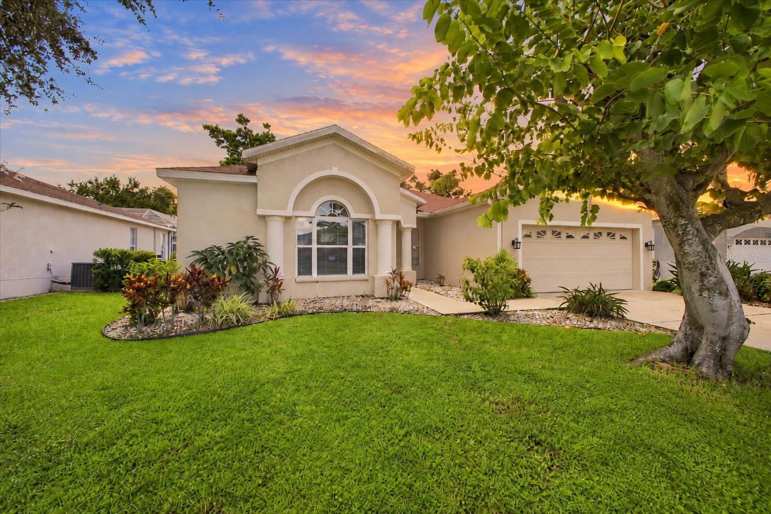 4002 2 Dr, Bradenton, FL 34208