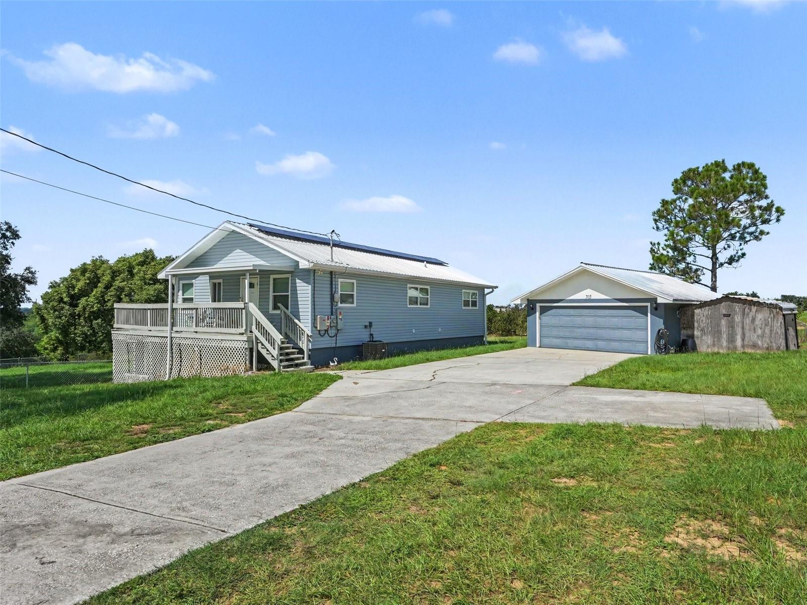 705 Lake Ada Blvd, Dundee, FL 33838