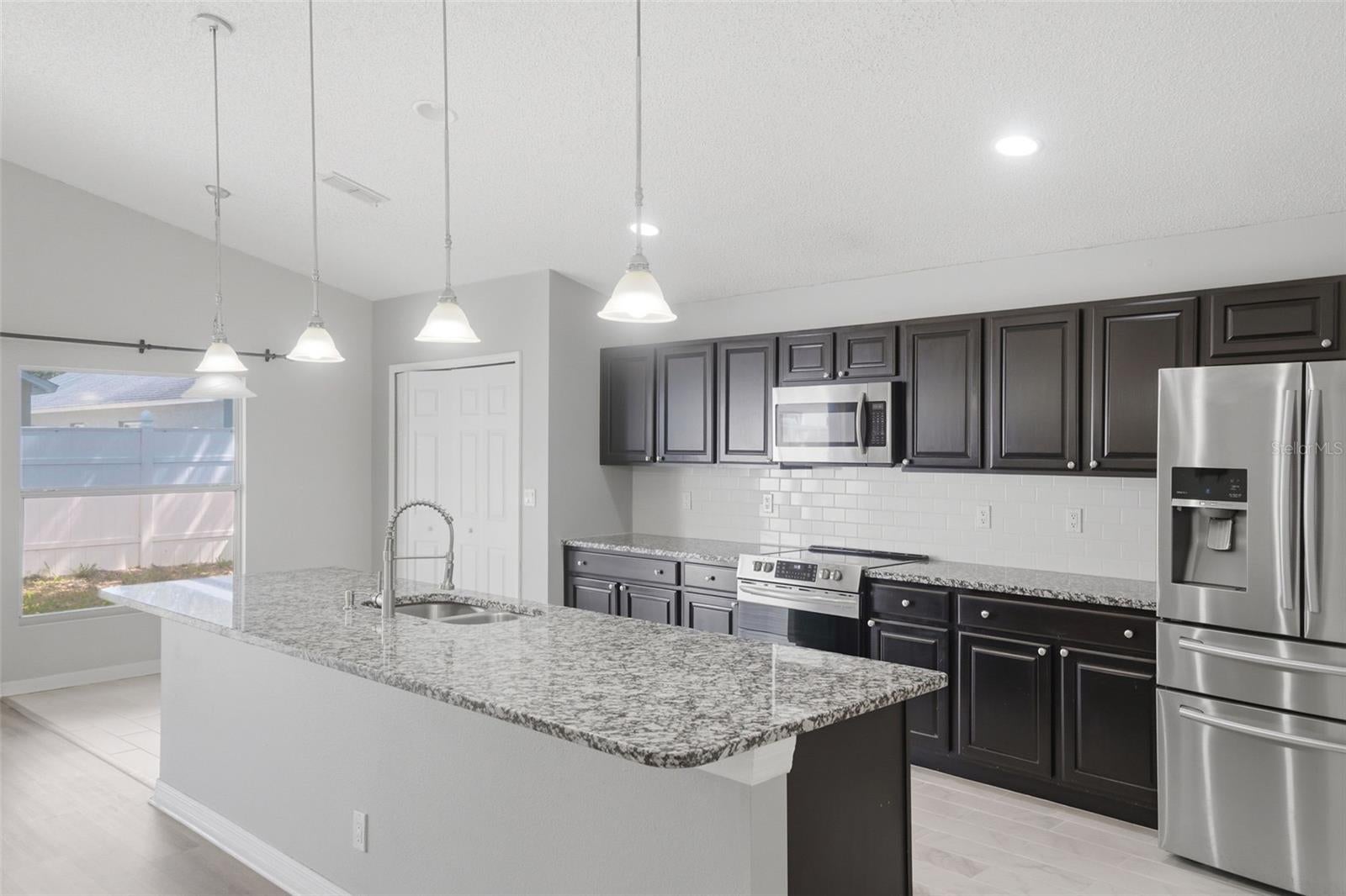 553 Maidenhair Ct, Orange City, FL 32763 photo
