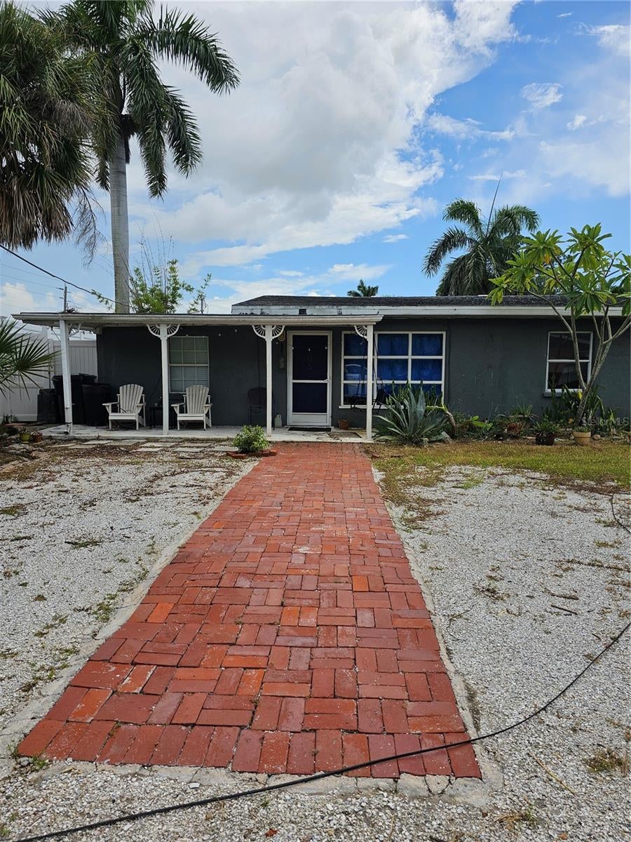 105 Colonia Ln, Nokomis, FL 34275