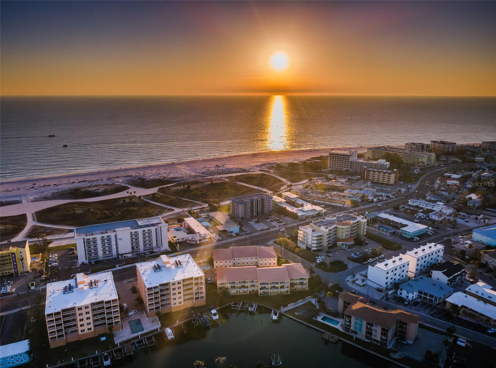 11595 Gulf Blvd #6, Treasure Island, FL 33706 photo
