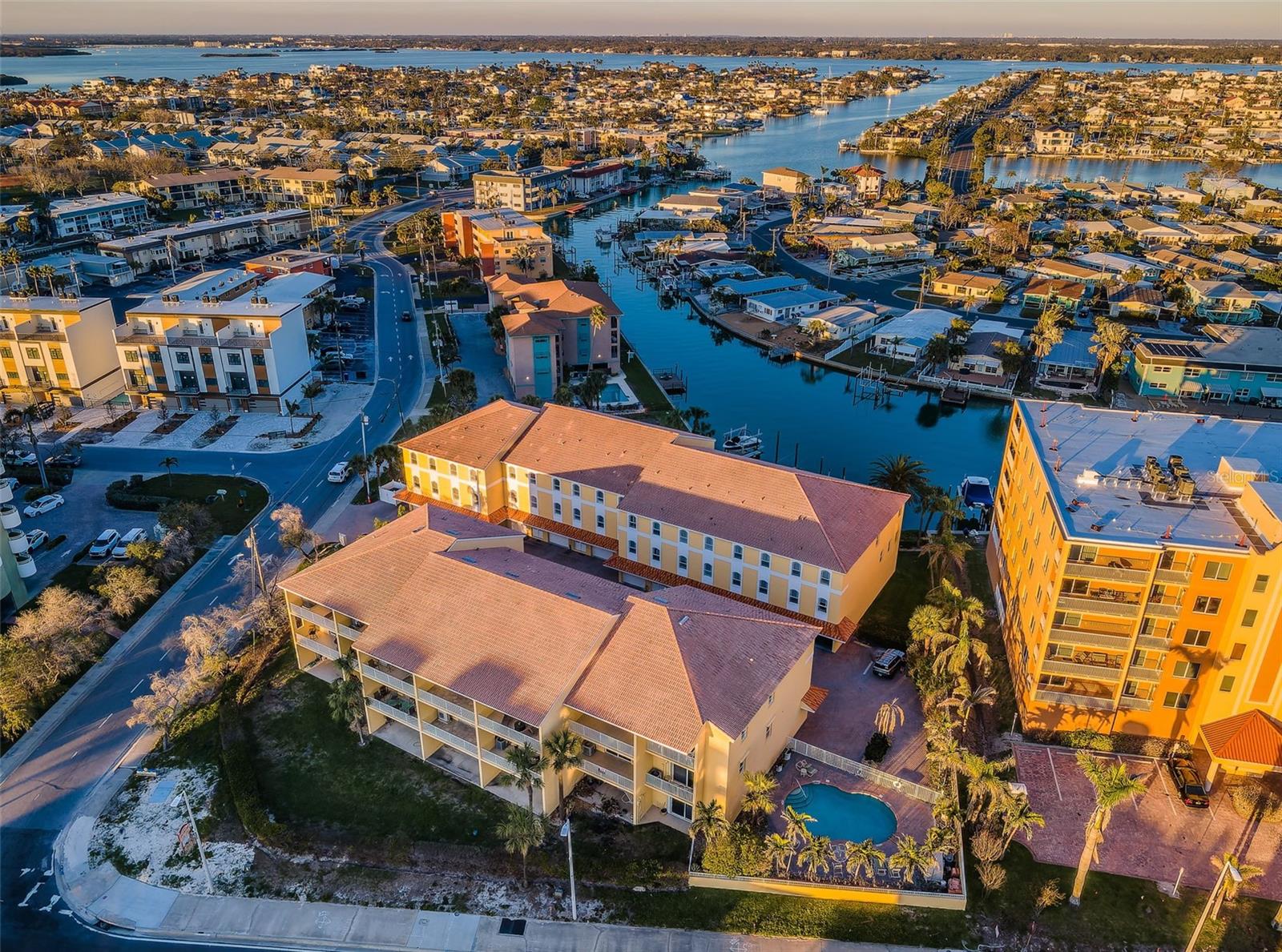11595 Gulf Blvd, Treasure Island, FL 33706