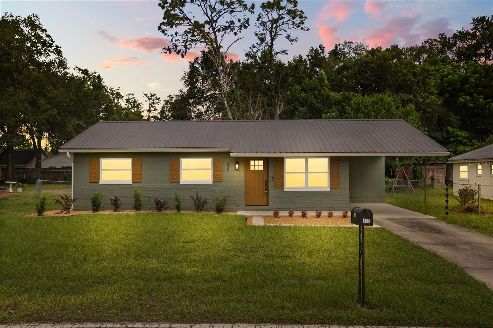 421 Oakhurst St, Altamonte Springs, FL 32701