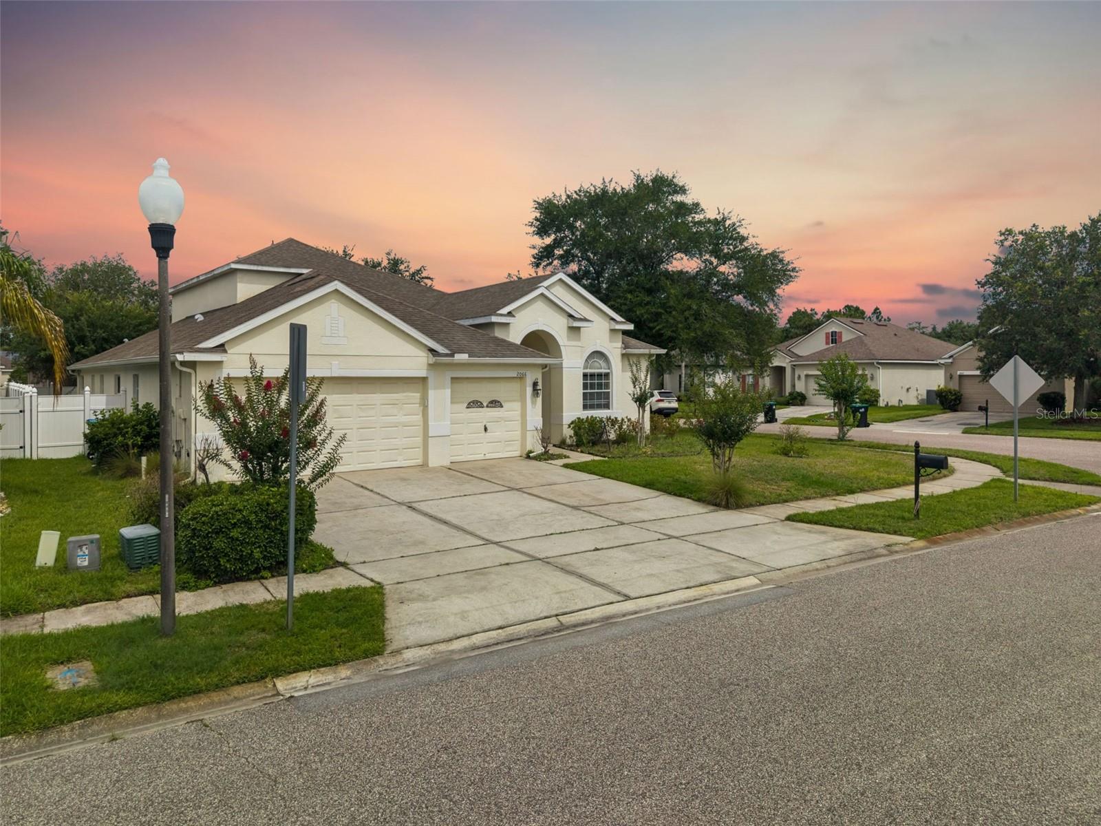 2066 Gloria Oak Ct, Orlando, FL 32820 photo