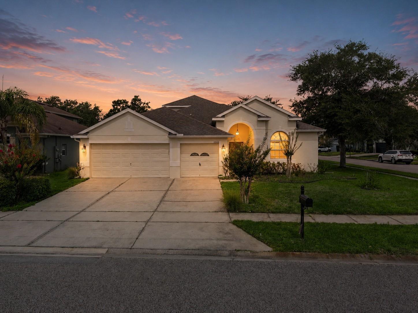 2066 Gloria Oak Ct, Orlando, FL 32820 photo