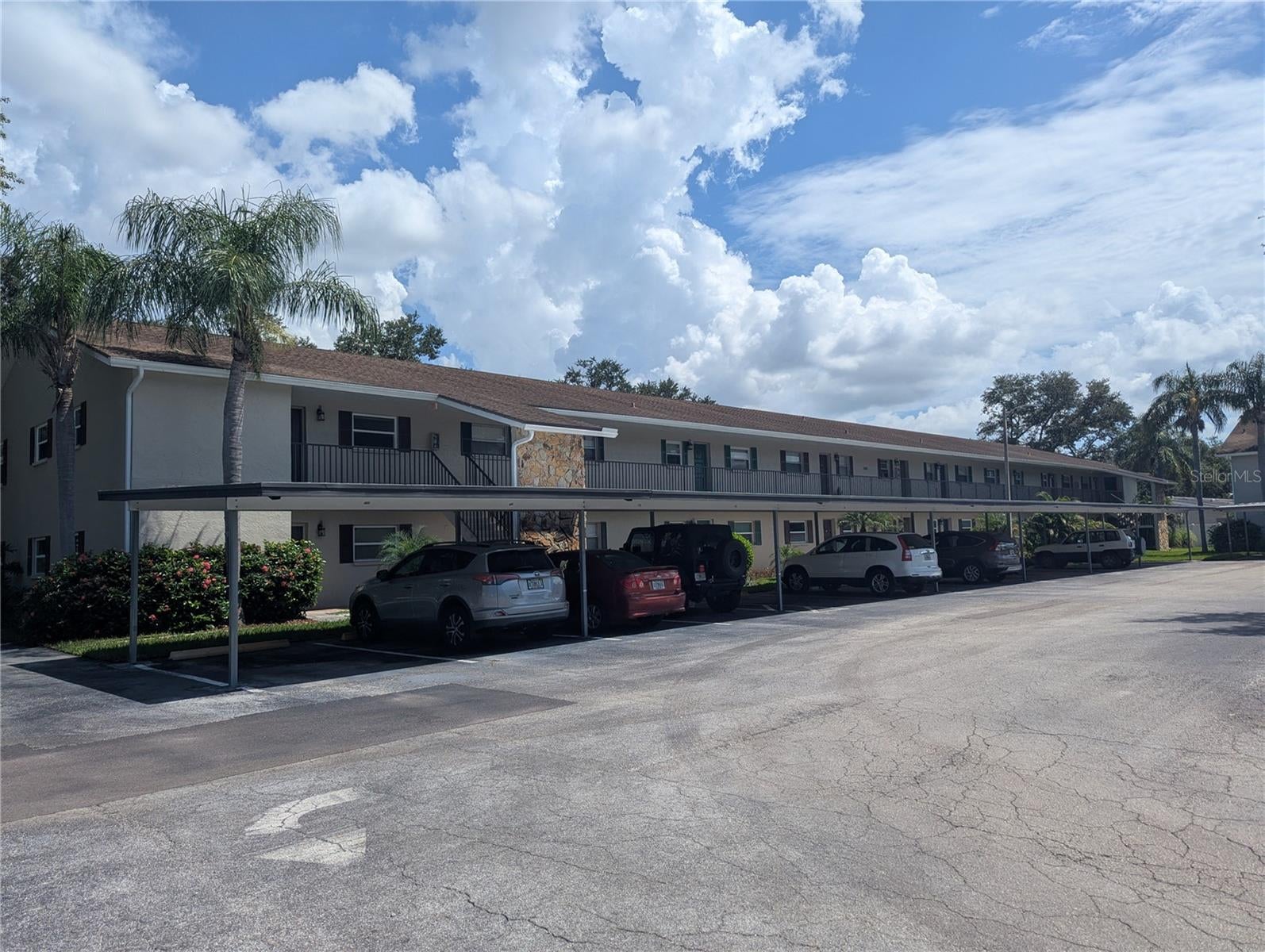 9881 113 St, Seminole, FL 33772