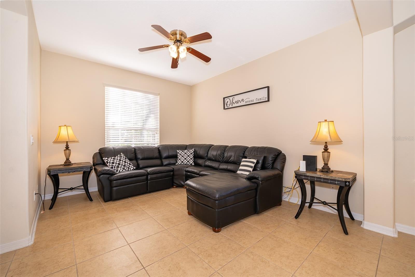 906 Orange Cosmos Blvd, Davenport, FL 33837 photo